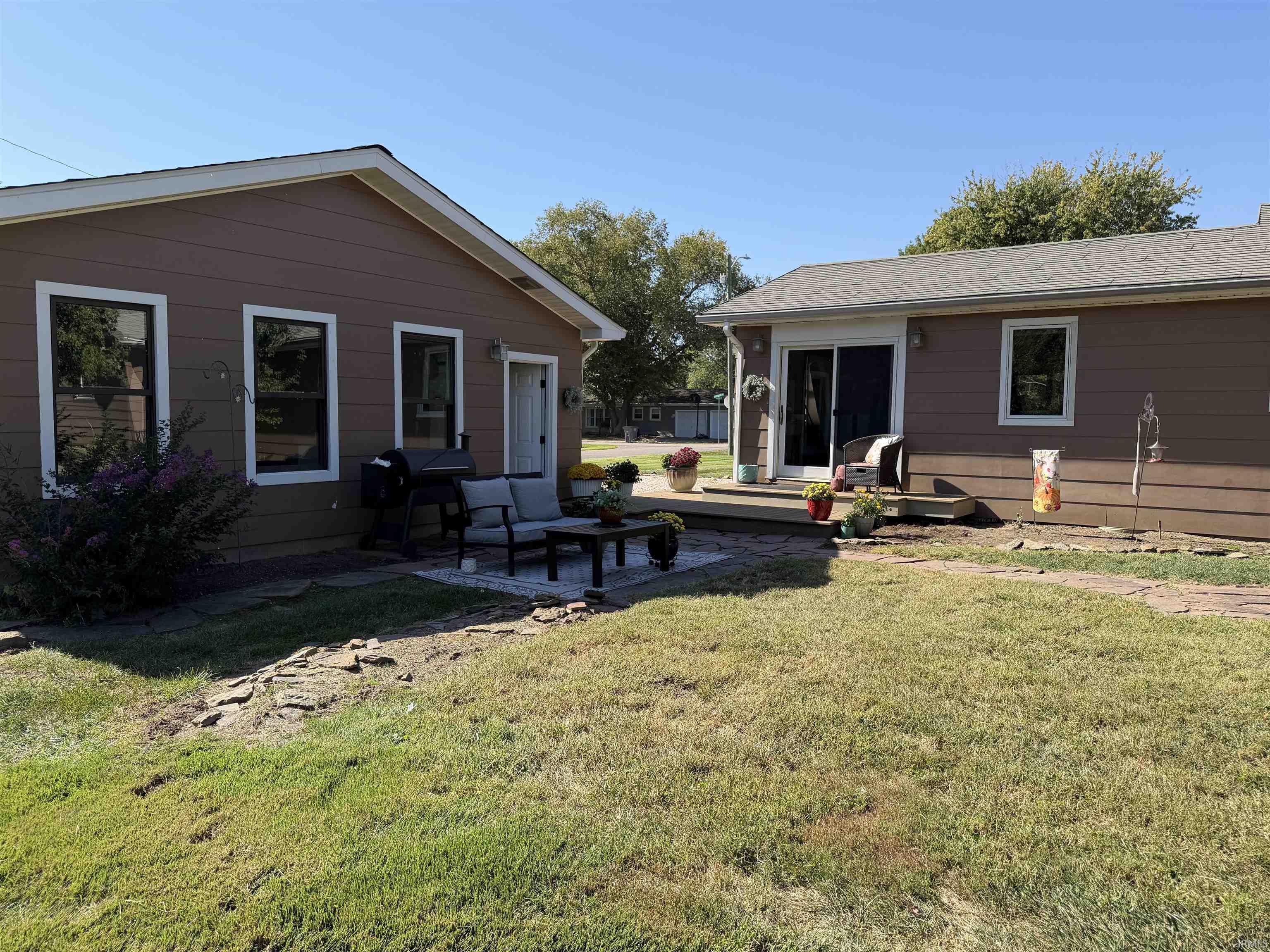 Photo 3 of Manufactured home for sale at 303 Eastgate Dr St, Vincennes, IN 47591 | MLS# 202641643 | Listing updated on 2026-10-07