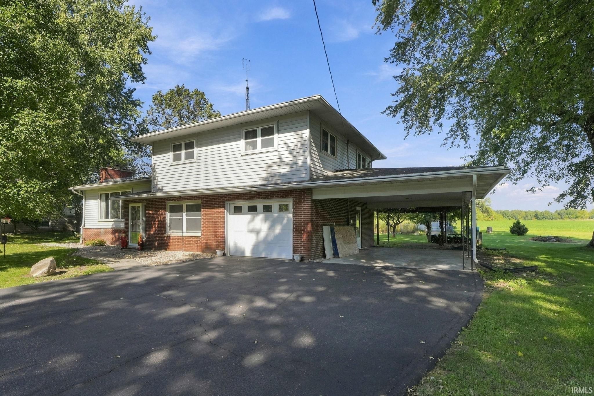 Manufactured home for sale at 1715 E Springhill Rd, Warsaw, IN 46580 | MLS# 202641667