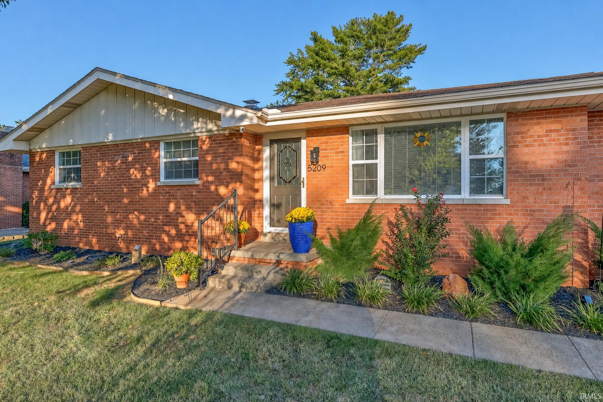 Photo 1 of Manufactured home for sale at 5209 Cunningham Dr, Evansville, IN 47711 | MLS# 202641730 | Listing updated on 2026-10-08