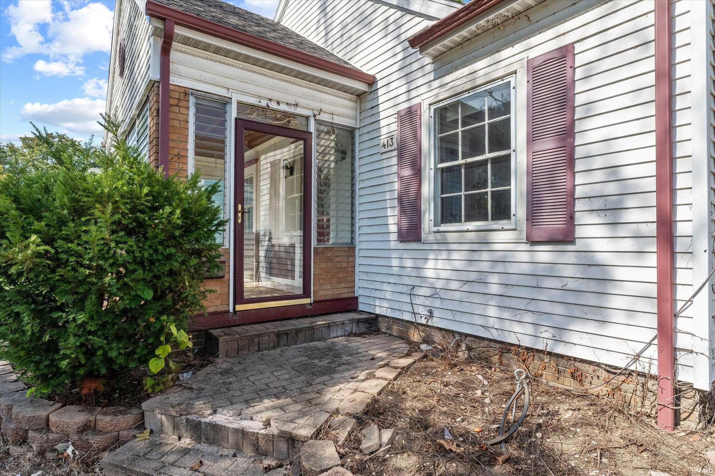 Photo 3 of Manufactured home for sale at 413 Tonti St, South Bend, IN 46617 | MLS# 202641841 | Listing updated on 2026-10-09