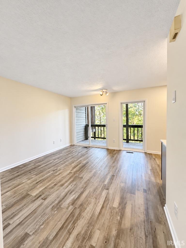 Photo 4 of Condo for sale at 9125 S Pointe Retreat Dr, Bloomington, IN 47401 | MLS# 202643122 | Listing updated on 2026-10-20
