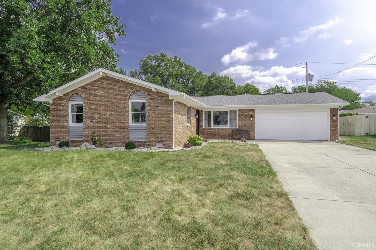 Photo 2 of Manufactured home for sale at 1701 Tanglewood Dr, Lafayette, IN 47905 | MLS# 202643367 | Listing updated on 2026-10-20