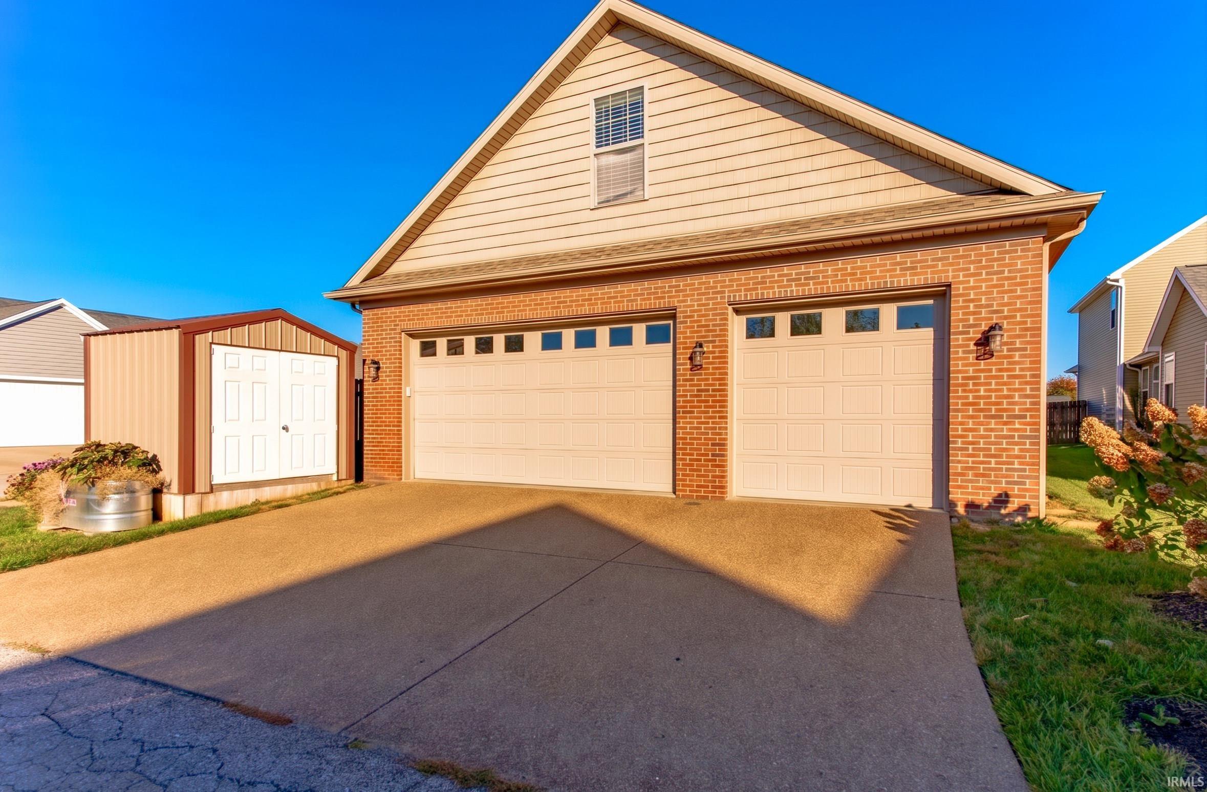 Photo 3 of Single family home for sale at 15508 Shakespeare Dr, Evansville, IN 47725 | MLS# 202643542 | Listing updated on 2026-10-21