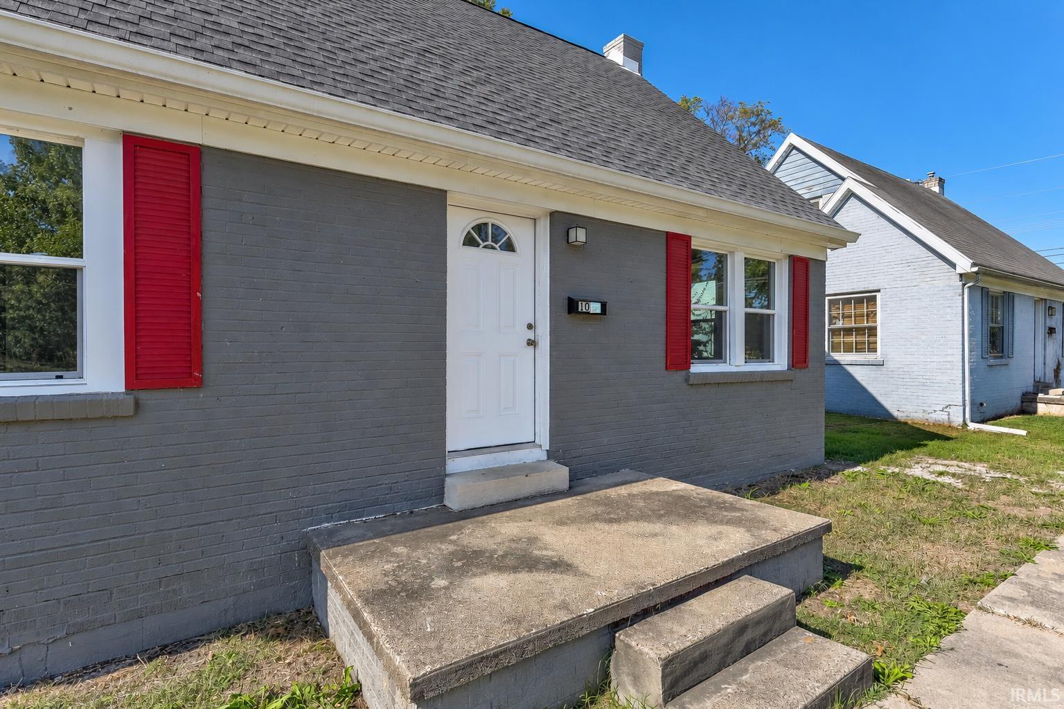 Photo 2 of Single family home for sale at 1015 S Alvord Blvd, Evansville, IN 47714 | MLS# 202643772 | Listing updated on 2026-10-22