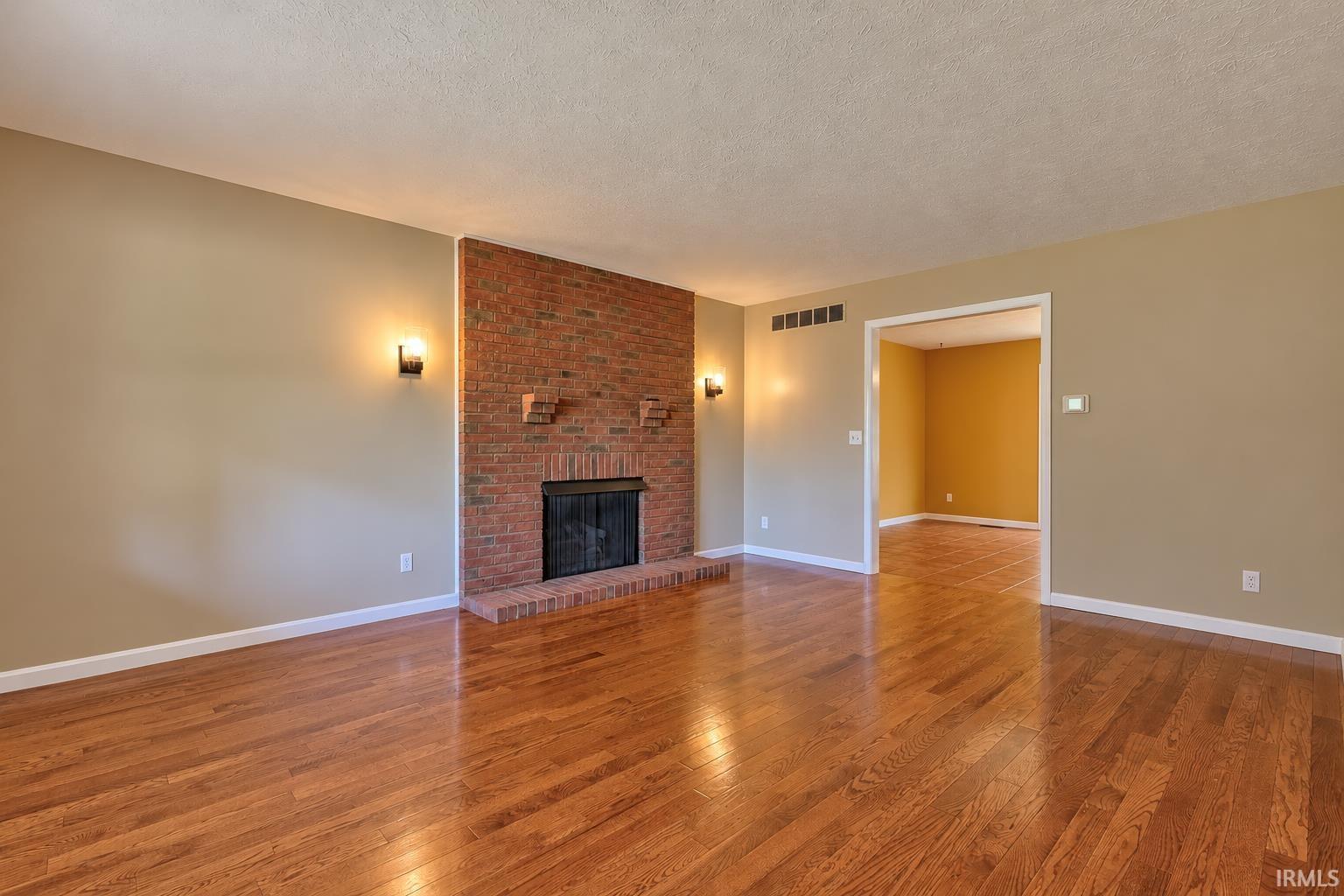 Photo 3 of Single family home for sale at 6951 Tonia Ct, Evansville, IN 47710 | MLS# 202643815 | Listing updated on 2026-10-23