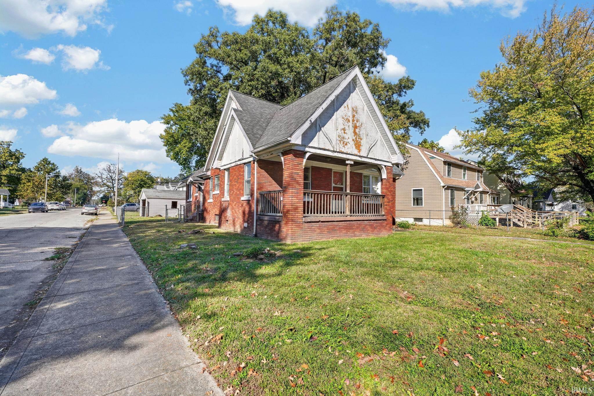 Photo 3 of Single family home for sale at 1167 S Evans Ave, Evansville, IN 47713 | MLS# 202643869 | Listing updated on 2026-10-26