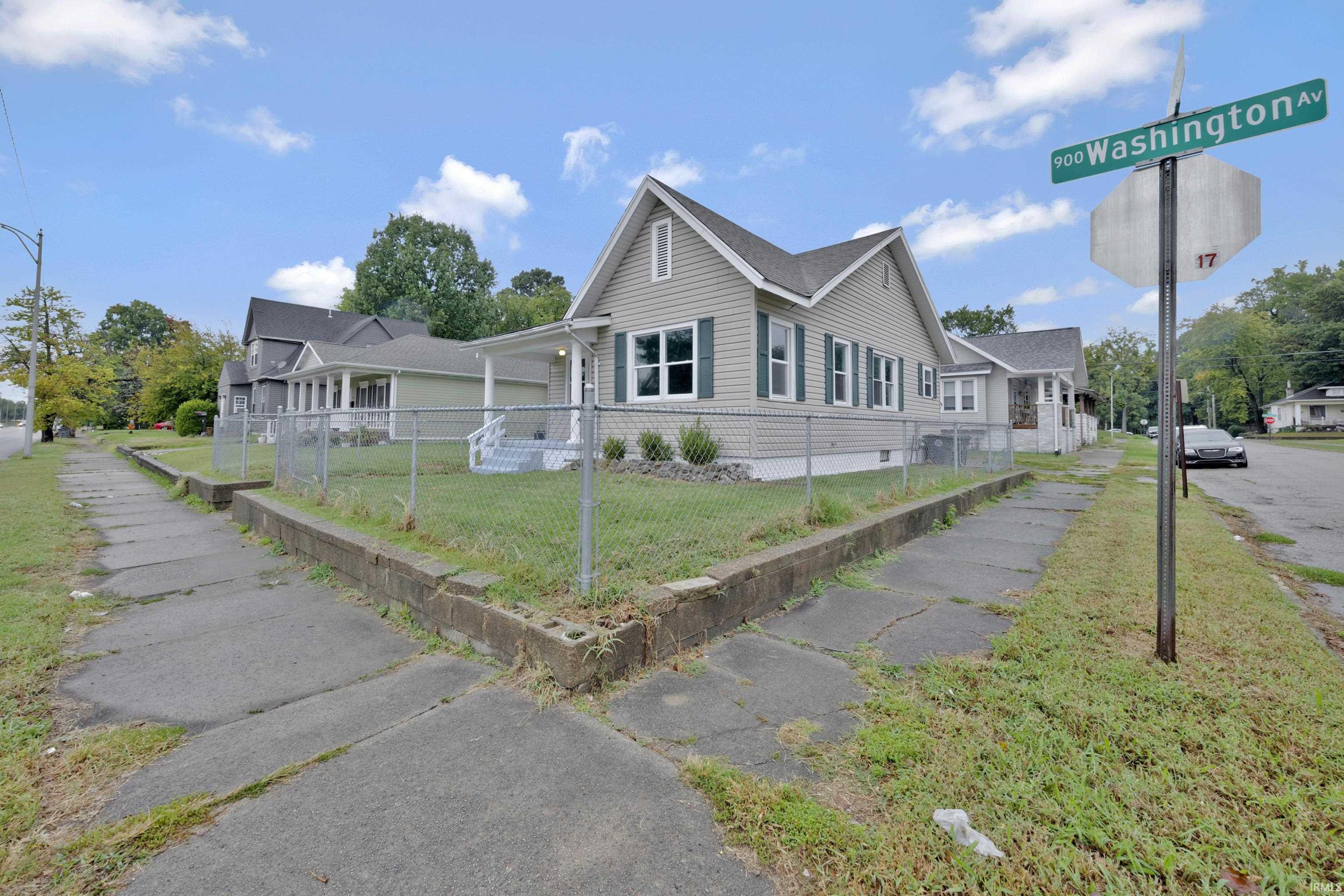 Photo 2 of Manufactured home for sale at 916 Washington Ave, Evansville, IN 47713 | MLS# 202644118 | Listing updated on 2026-10-26