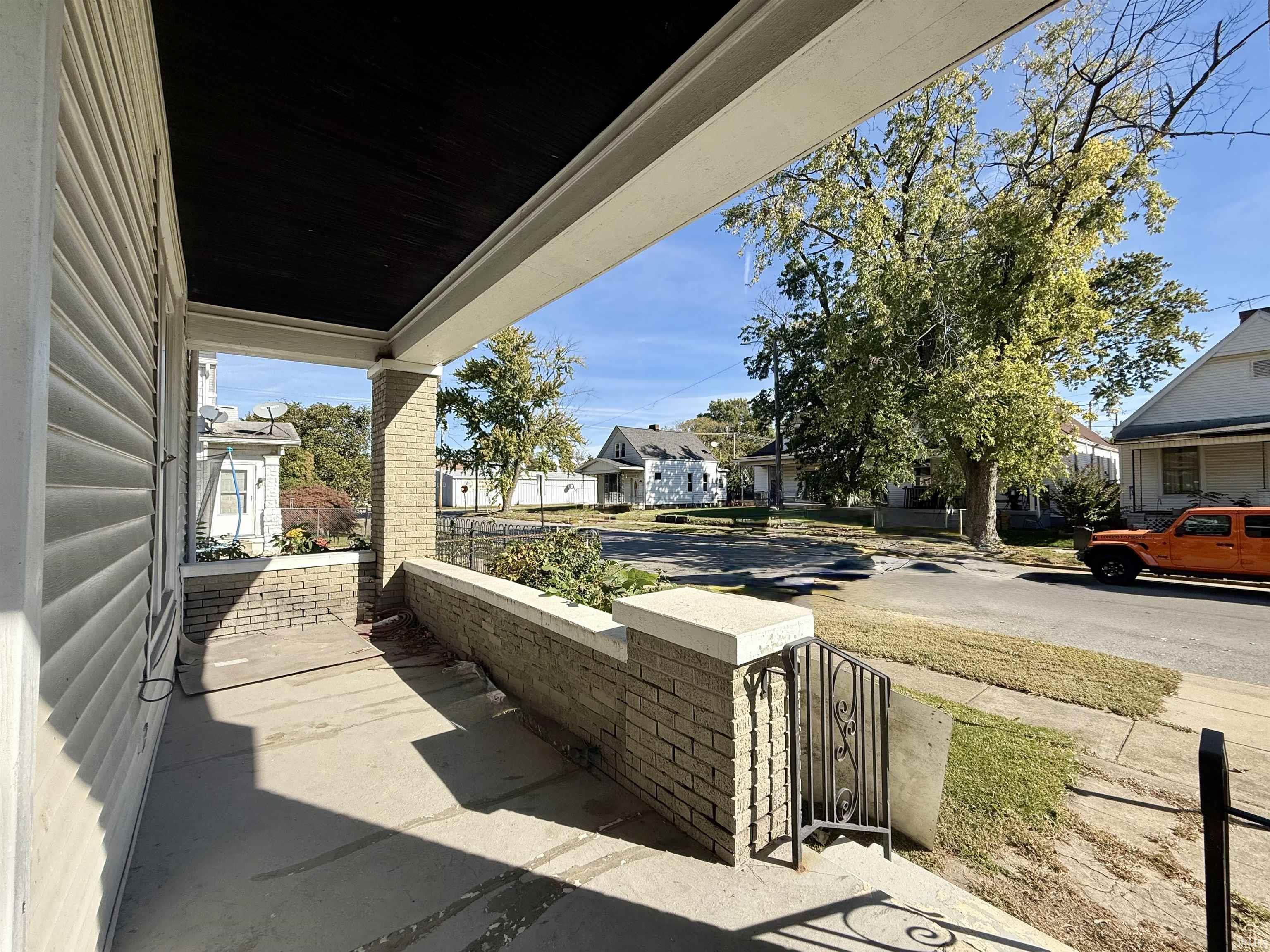 Photo 3 of Single family home for sale at 1108 Baker Ave, Evansville, IN 47710 | MLS# 202644224 | Listing updated on 2026-10-26