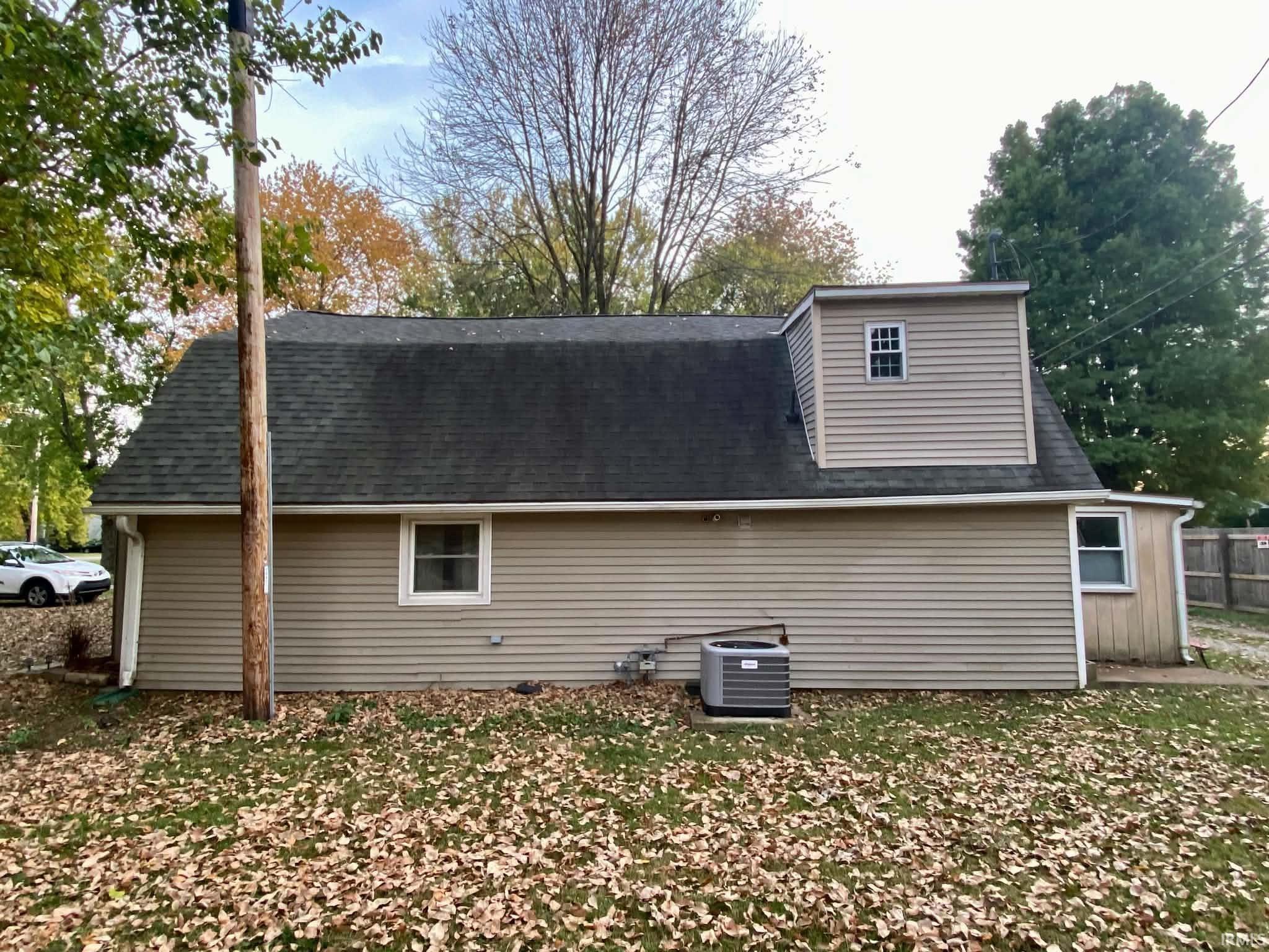 Photo 3 of Single family home for sale at 1725 Eastwood Ave, Evansville, IN 47714 | MLS# 202644240 | Listing updated on 2026-10-26