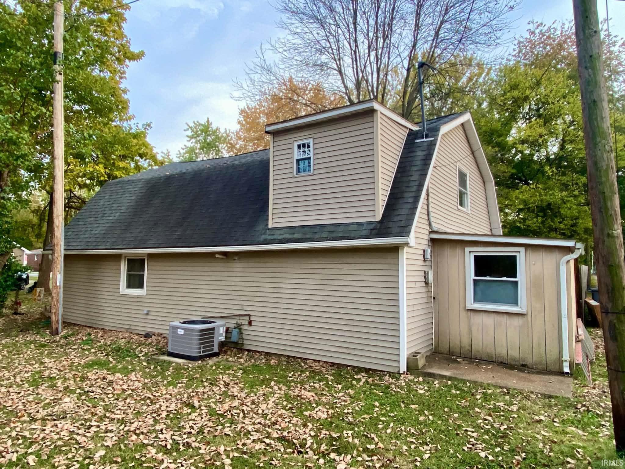 Photo 3 of Single family home for sale at 1725 Eastwood Ave, Evansville, IN 47714 | MLS# 202644240 | Listing updated on 2026-10-26