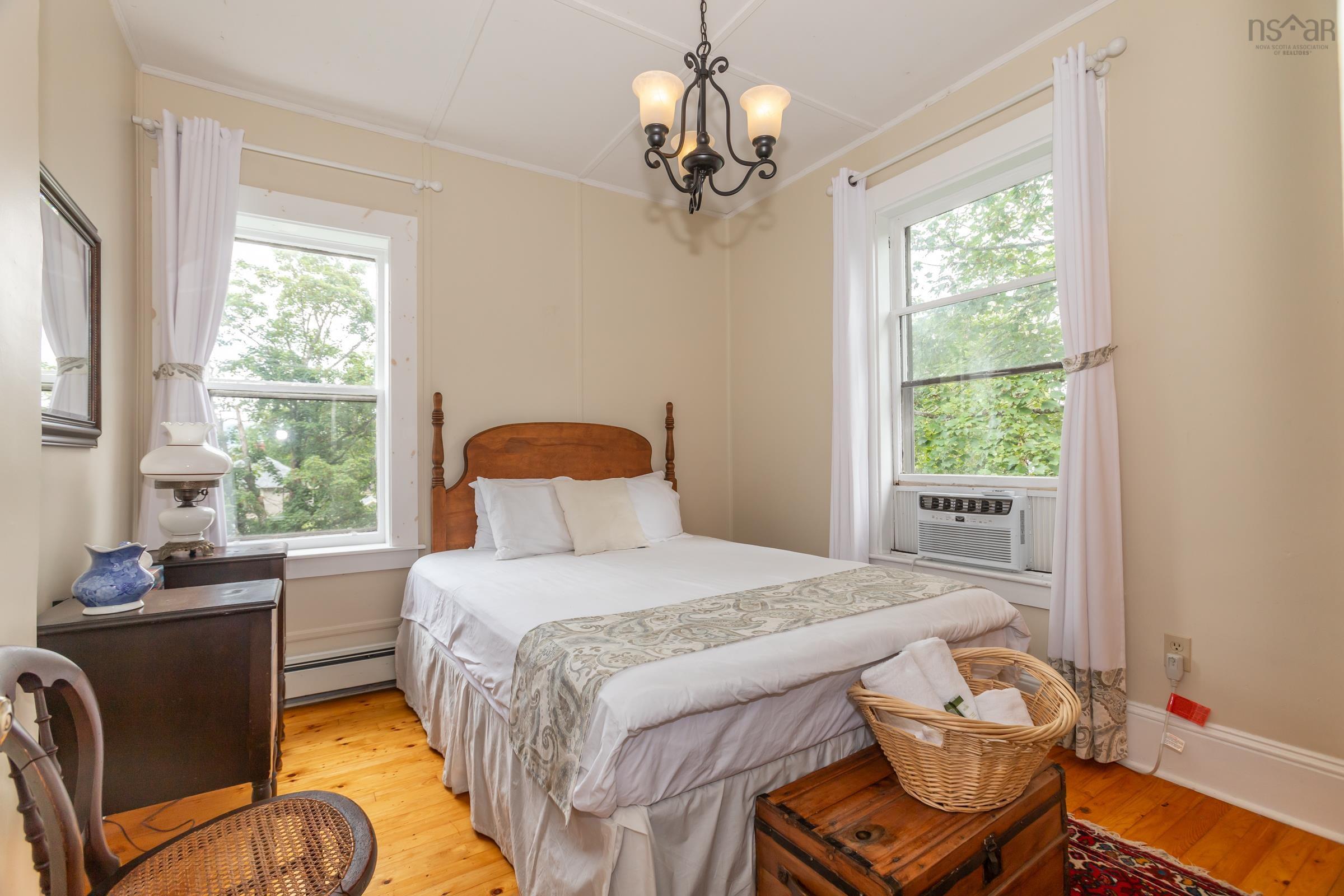 $795,000.00: 548 St George Street, Annapolis Royal