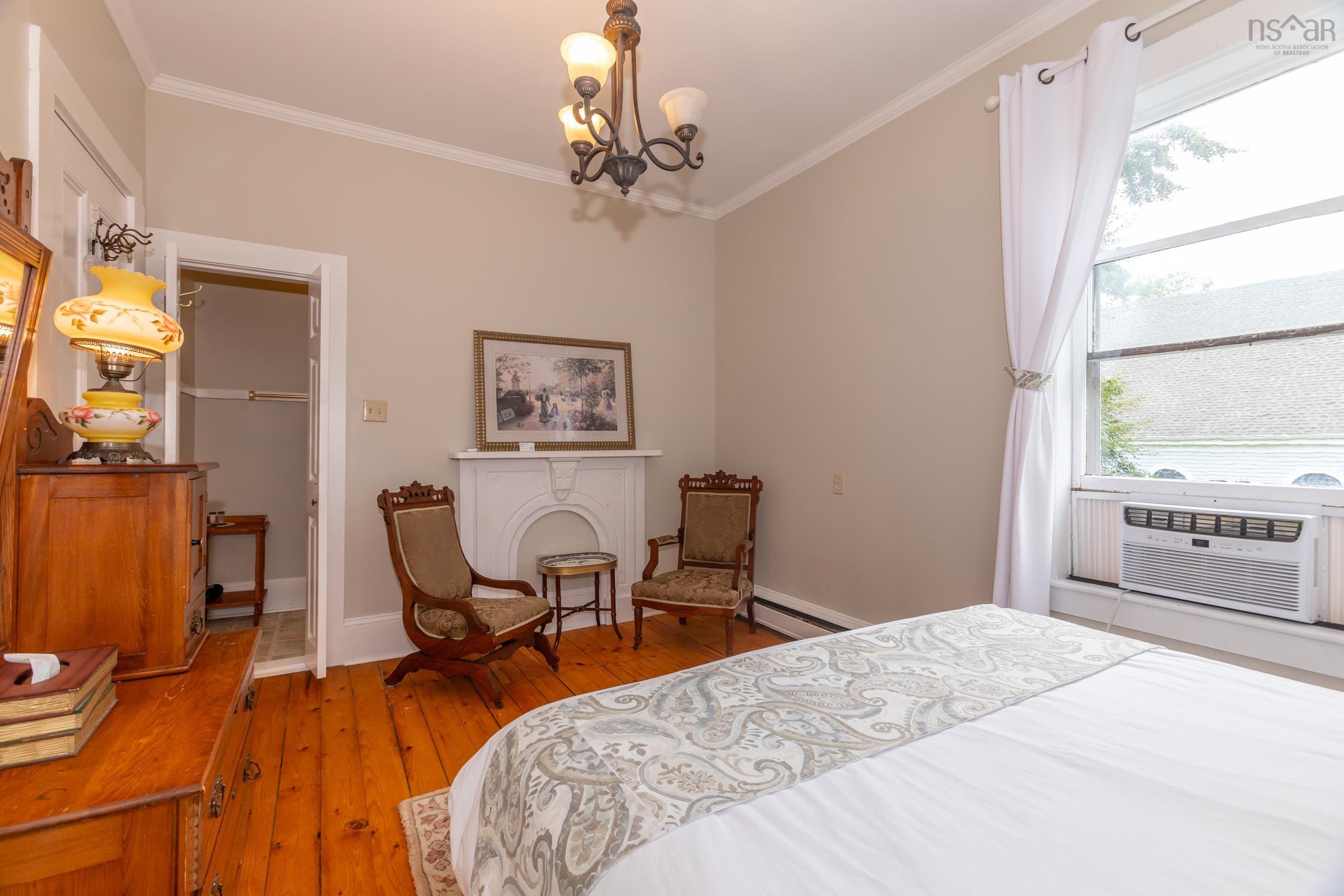 $795,000.00: 548 St George Street, Annapolis Royal
