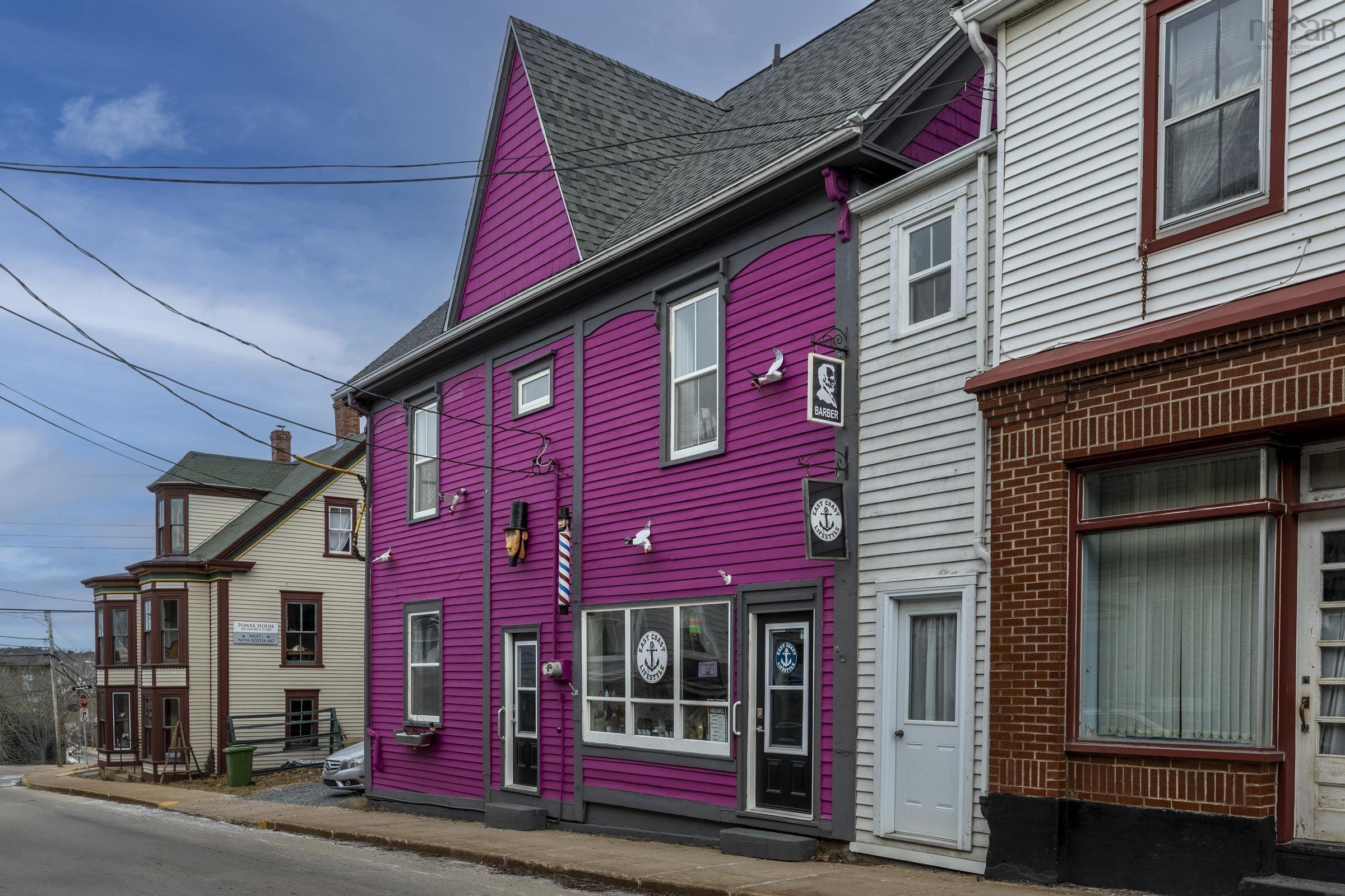 $749,000.00: 145 Lincoln Street, Lunenburg