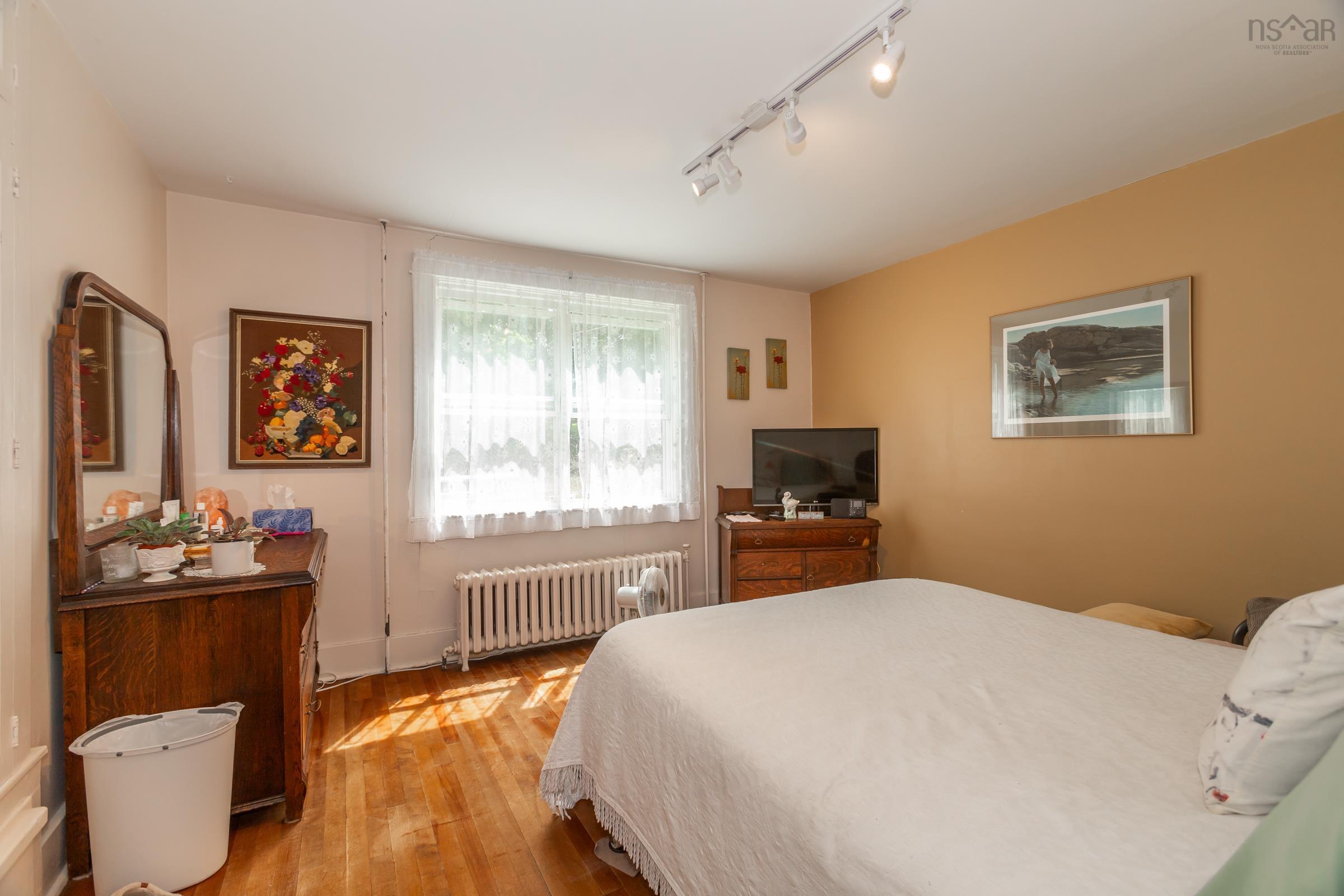 $730,000.00: 789-791 Saint George Street, Annapolis Royal