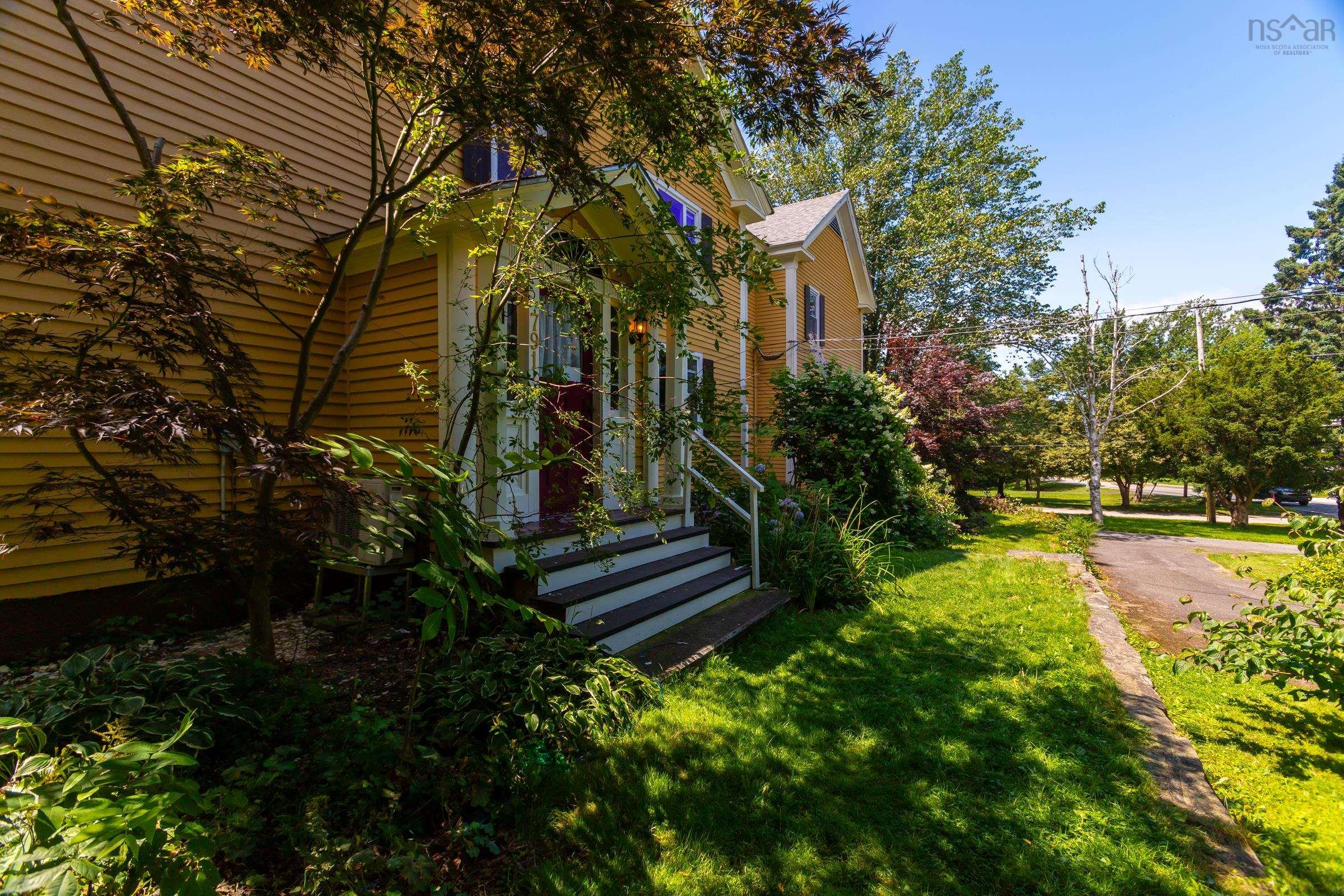 $730,000.00: 789-791 Saint George Street, Annapolis Royal