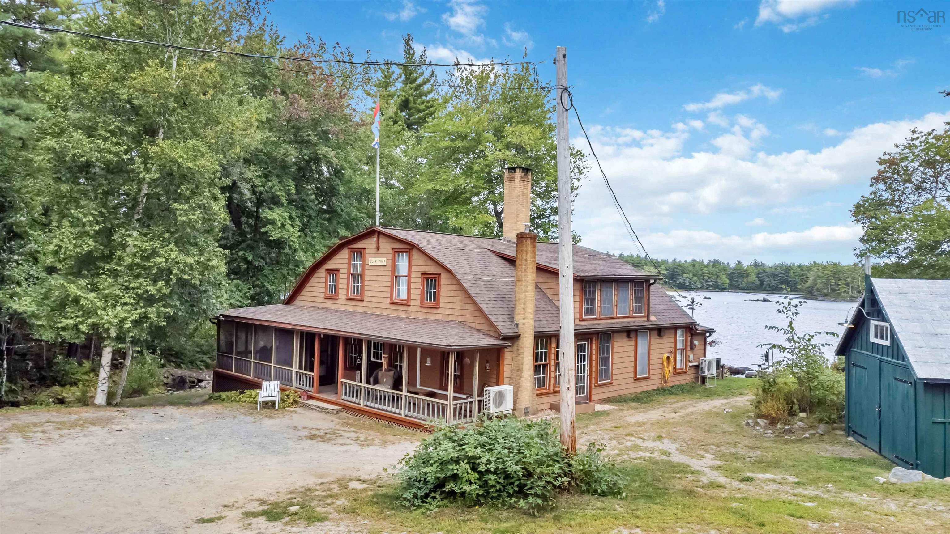 $549,900.00: 7602 Highway 8, South Brookfield