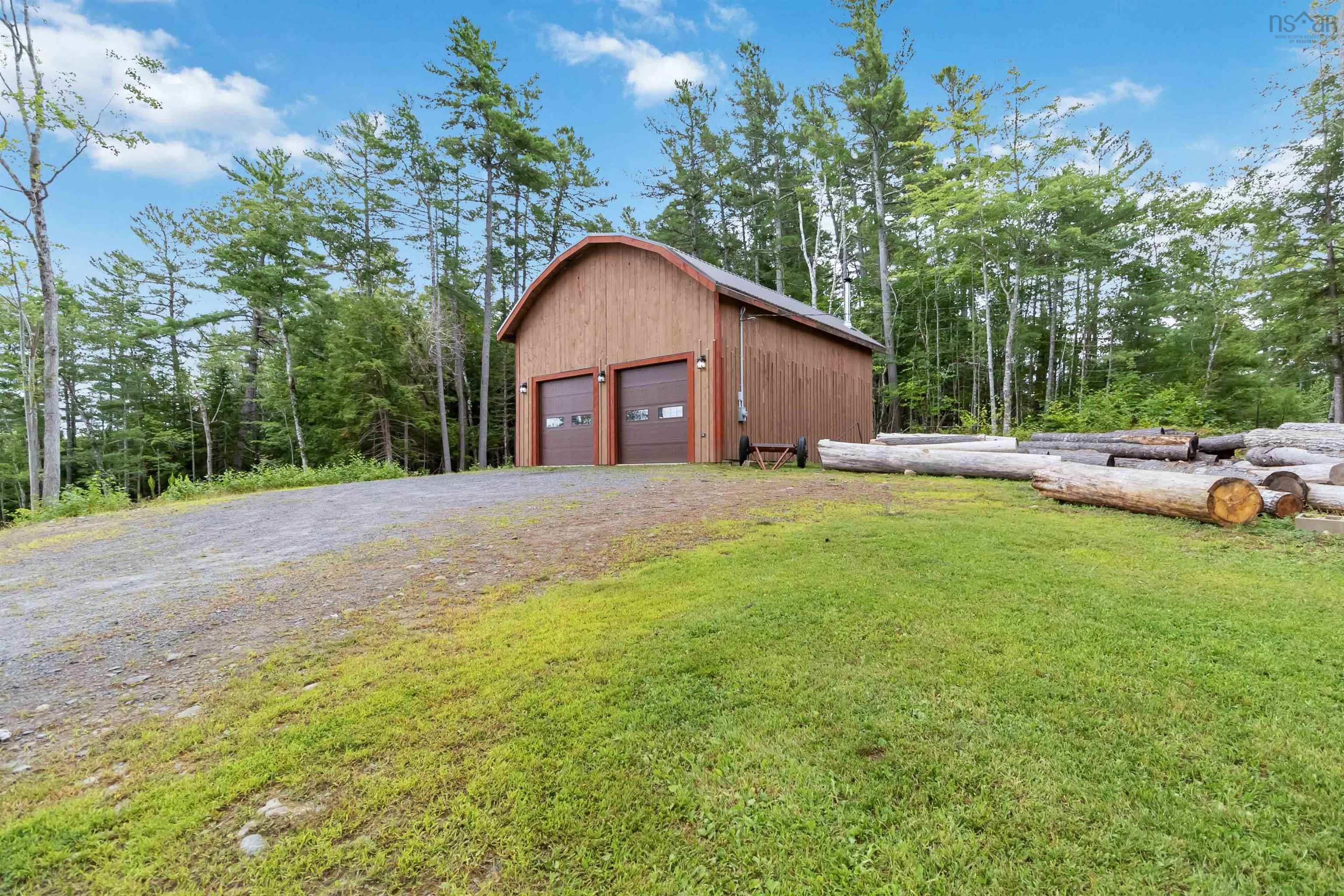 $549,900.00: 7602 Highway 8, South Brookfield