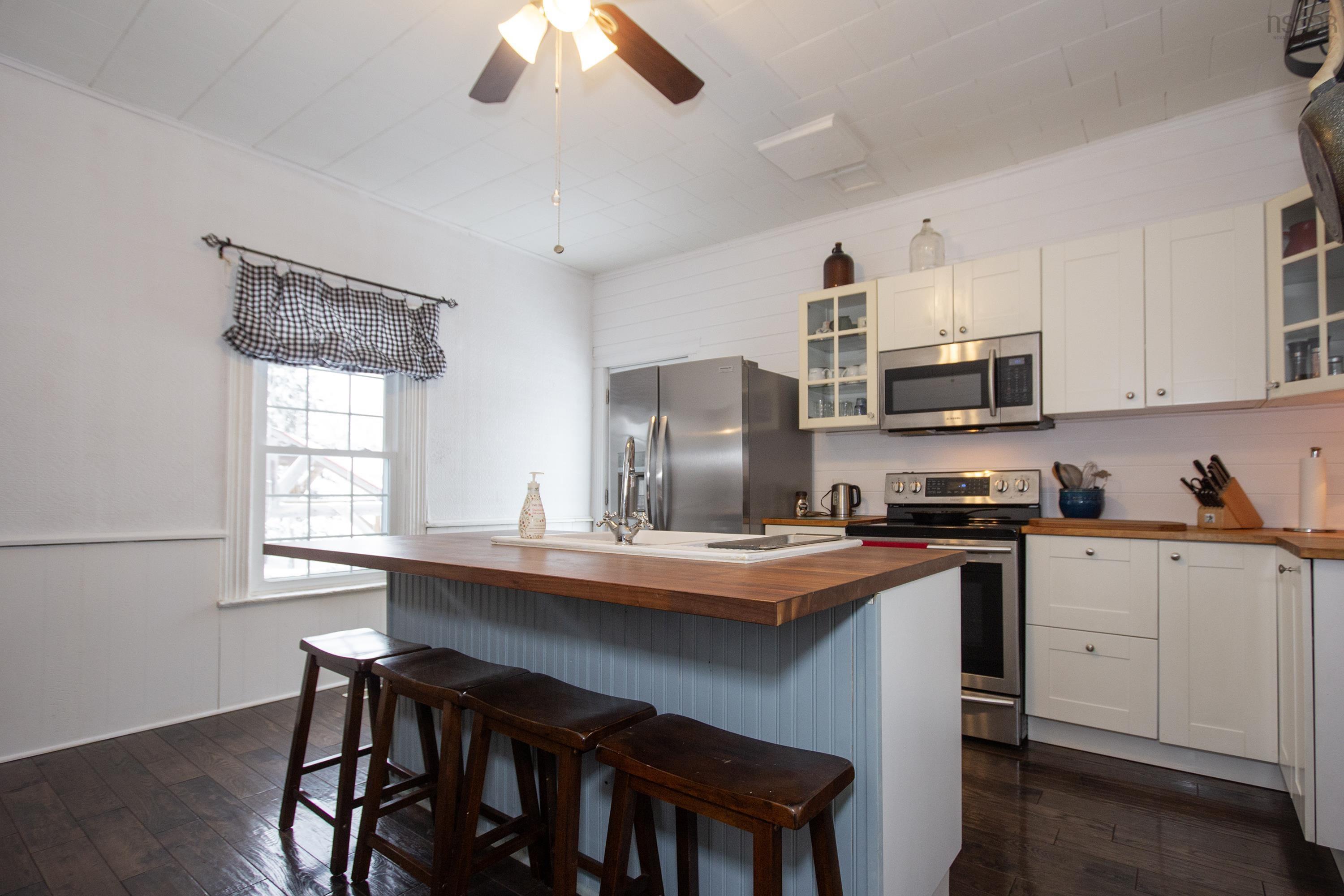 $329,900.00: 340 Foundry Street, Oxford