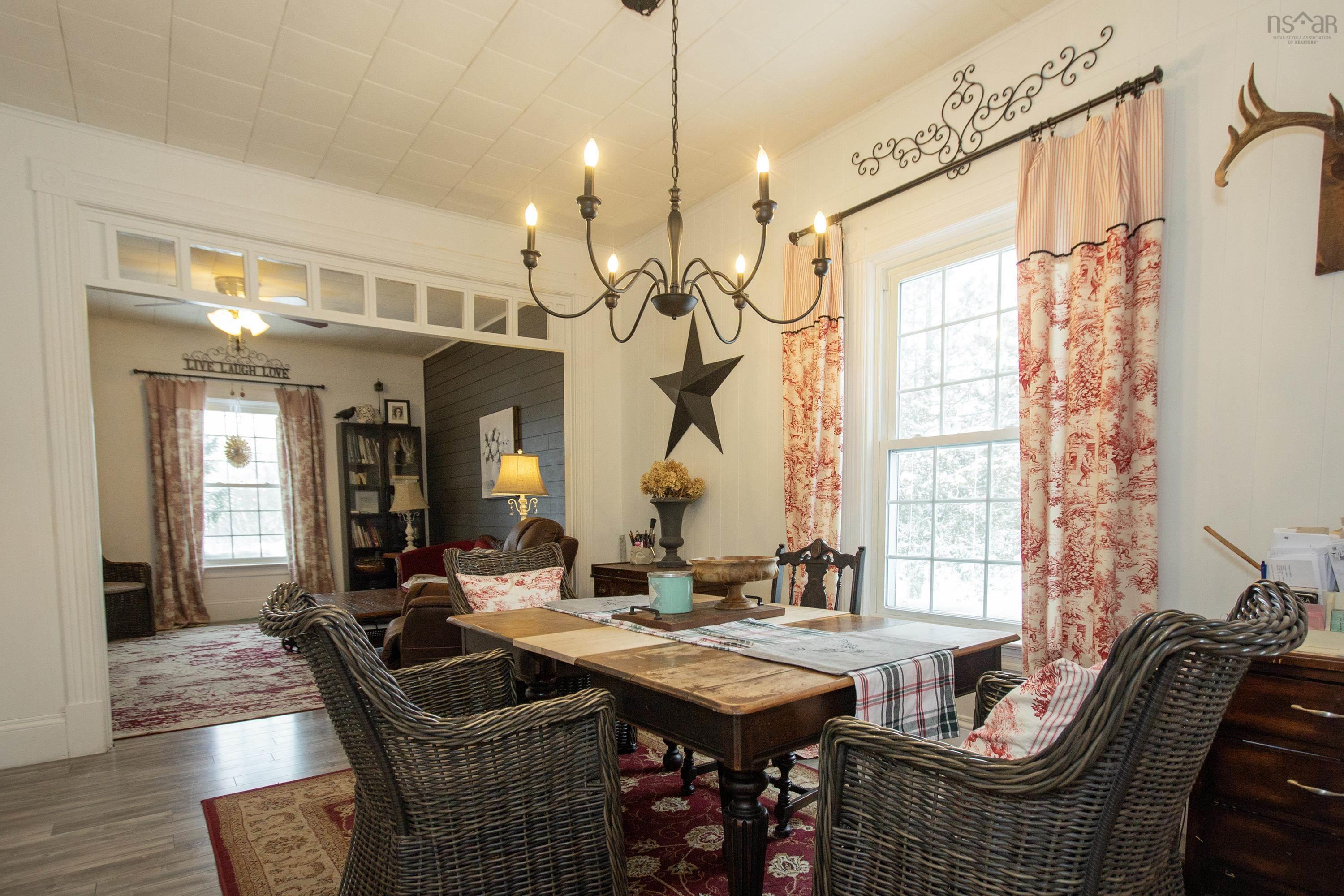 $329,900.00: 340 Foundry Street, Oxford