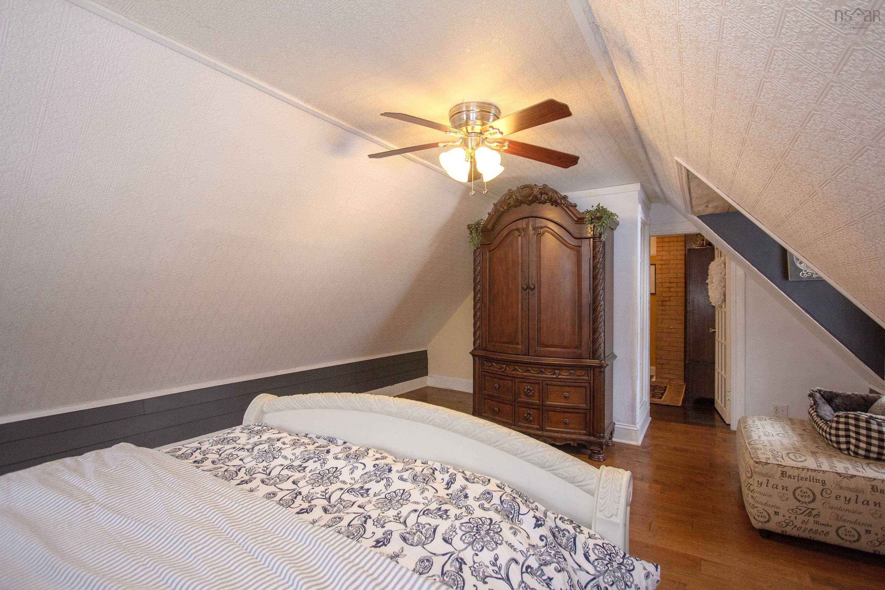 $329,900.00: 340 Foundry Street, Oxford