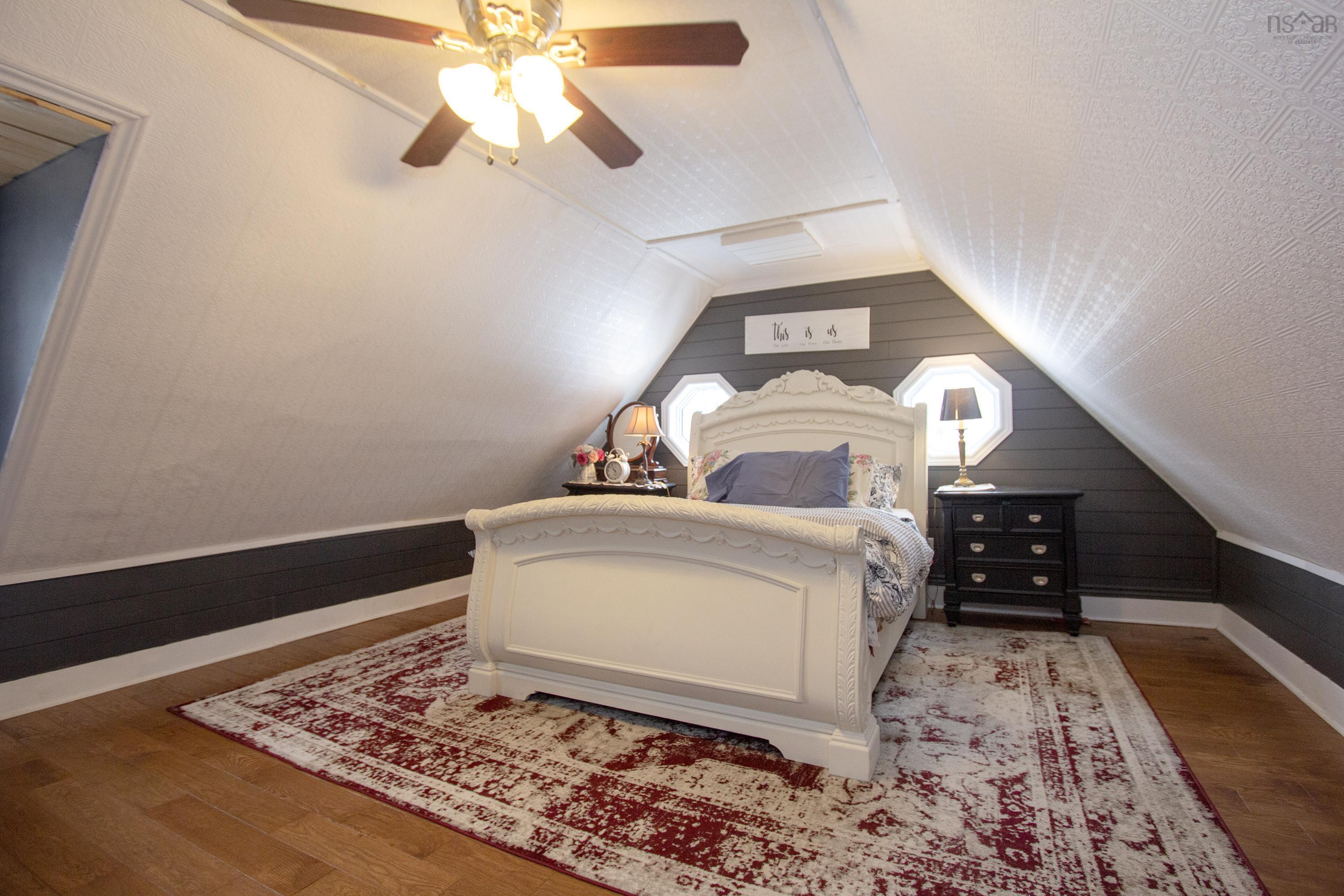 $329,900.00: 340 Foundry Street, Oxford