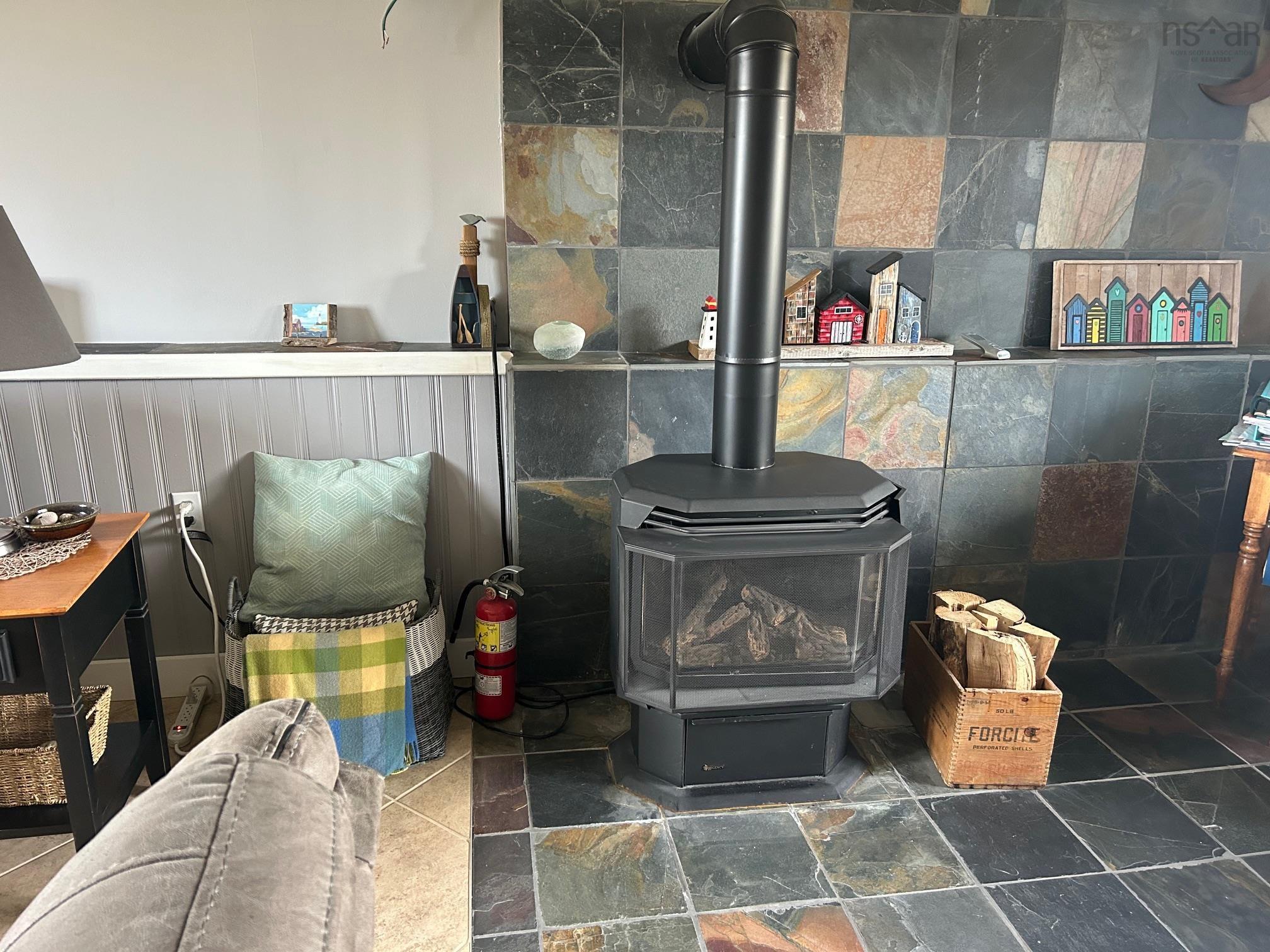 $695,000.00: 78 Fort Point Road, Lahave