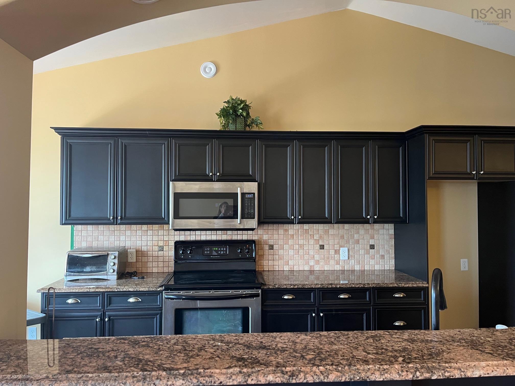 $650,000.00: 42 Rowan Avenue, New Glasgow