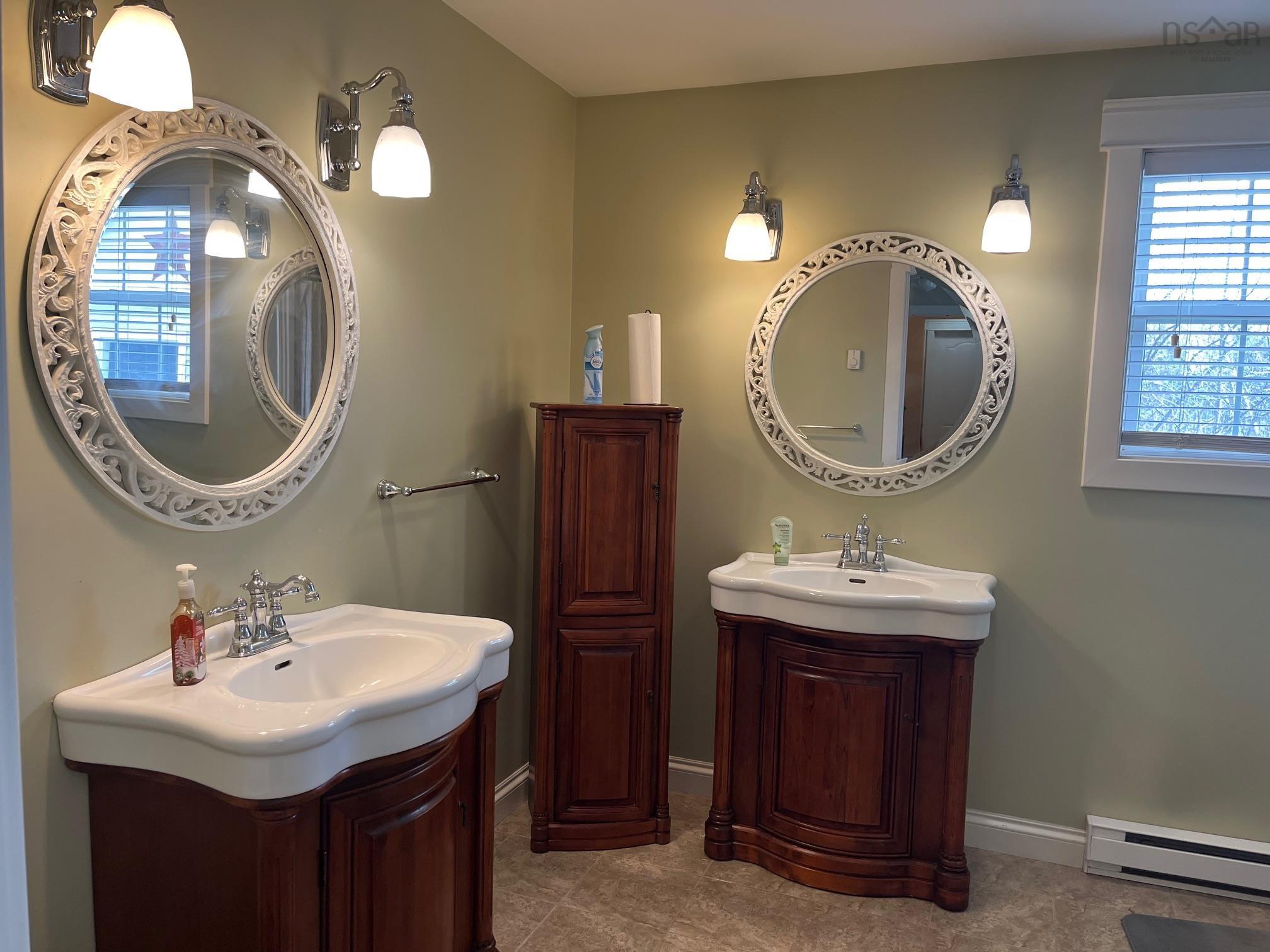 $650,000.00: 42 Rowan Avenue, New Glasgow