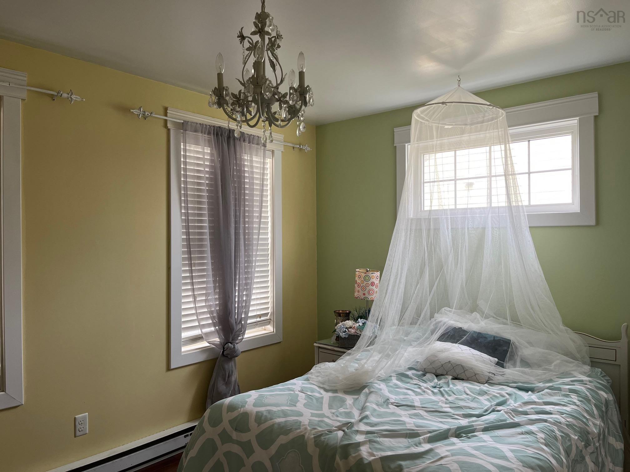 $650,000.00: 42 Rowan Avenue, New Glasgow