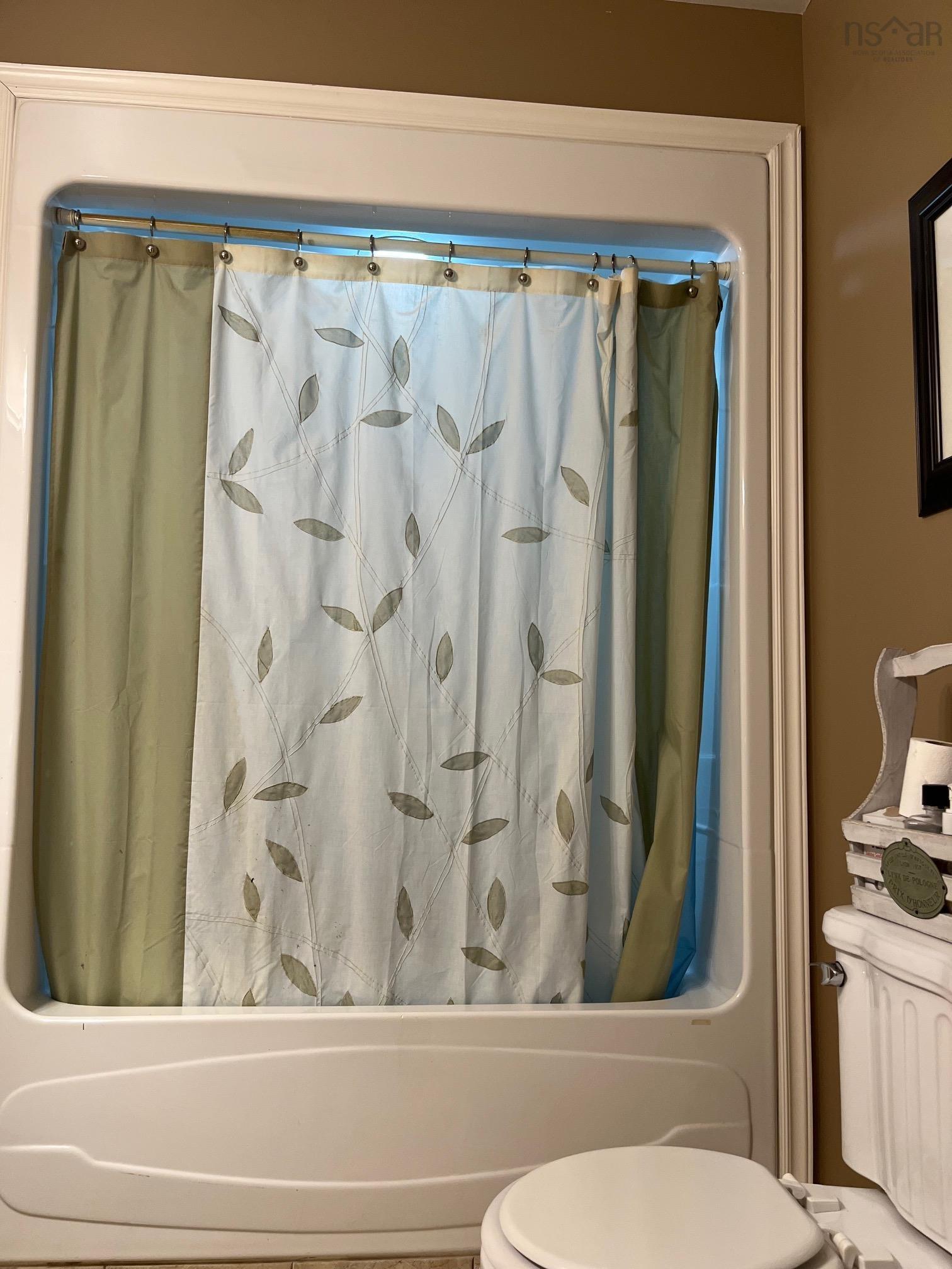 $650,000.00: 42 Rowan Avenue, New Glasgow