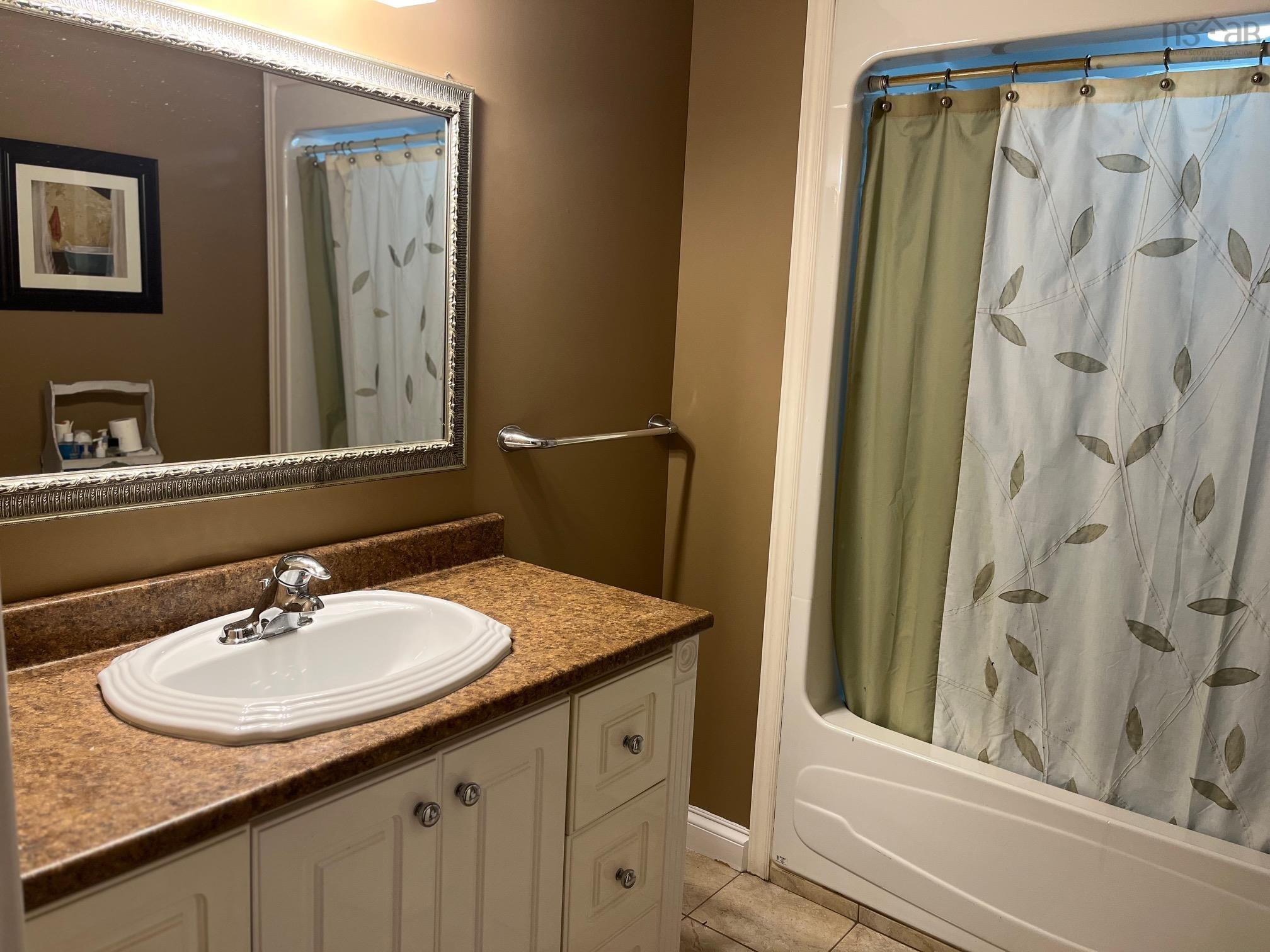 $650,000.00: 42 Rowan Avenue, New Glasgow