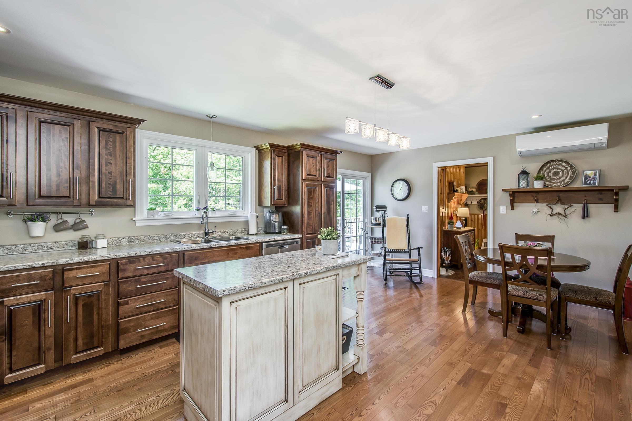 $539,900.00: 255 Virginia Road, Virginia East