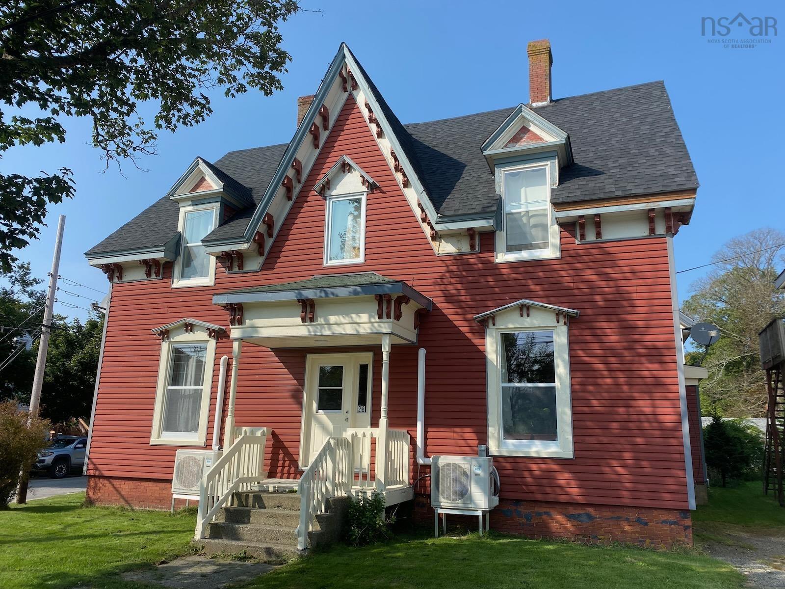 28 Parade Street, Yarmouth, NS (MLS 202511064)