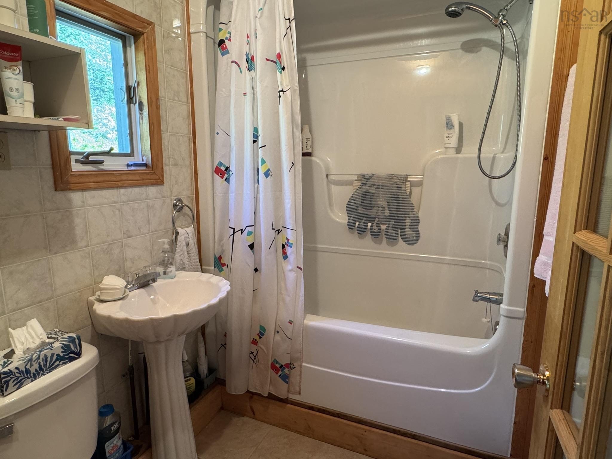 $299,500.00: 87 Somerset Drive, East Sable River