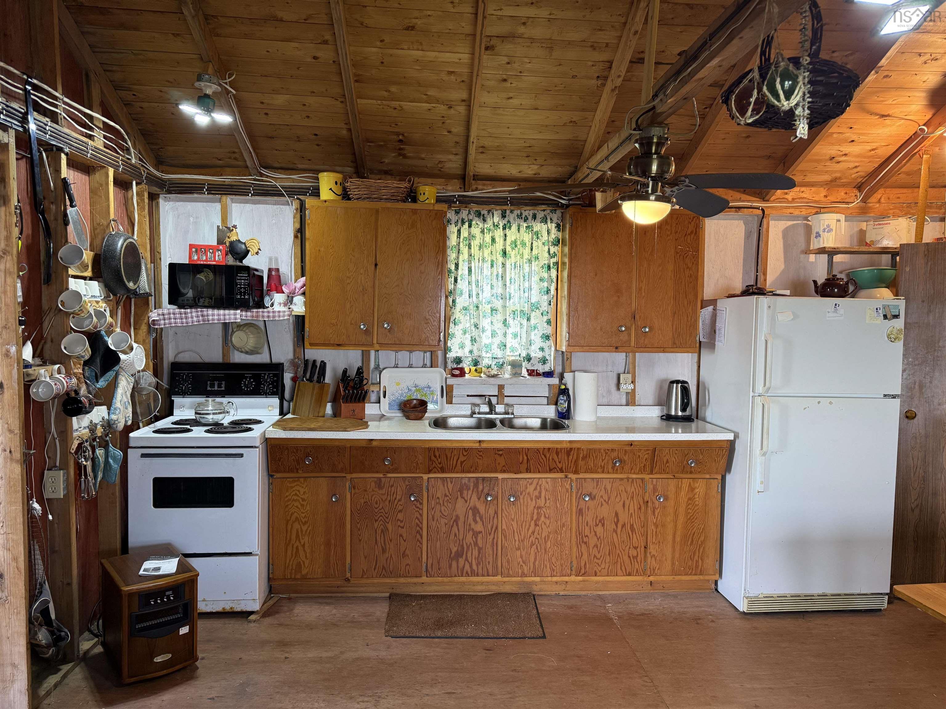 $249,900.00: 28 Quahog Lane, Brule Point