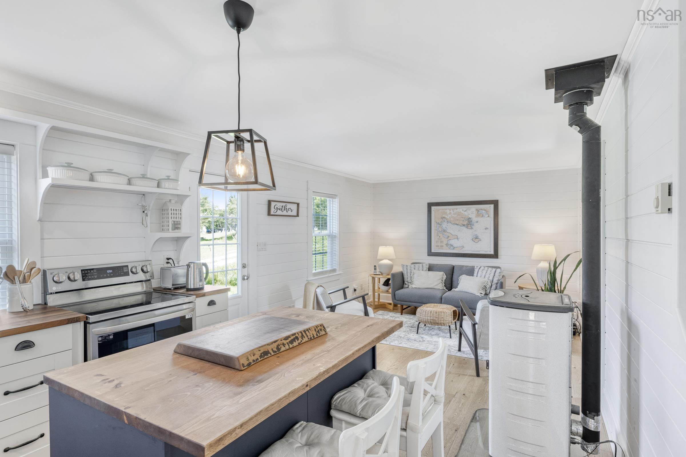 $525,000.00: 23 Ocean View Drive, Blue Rocks