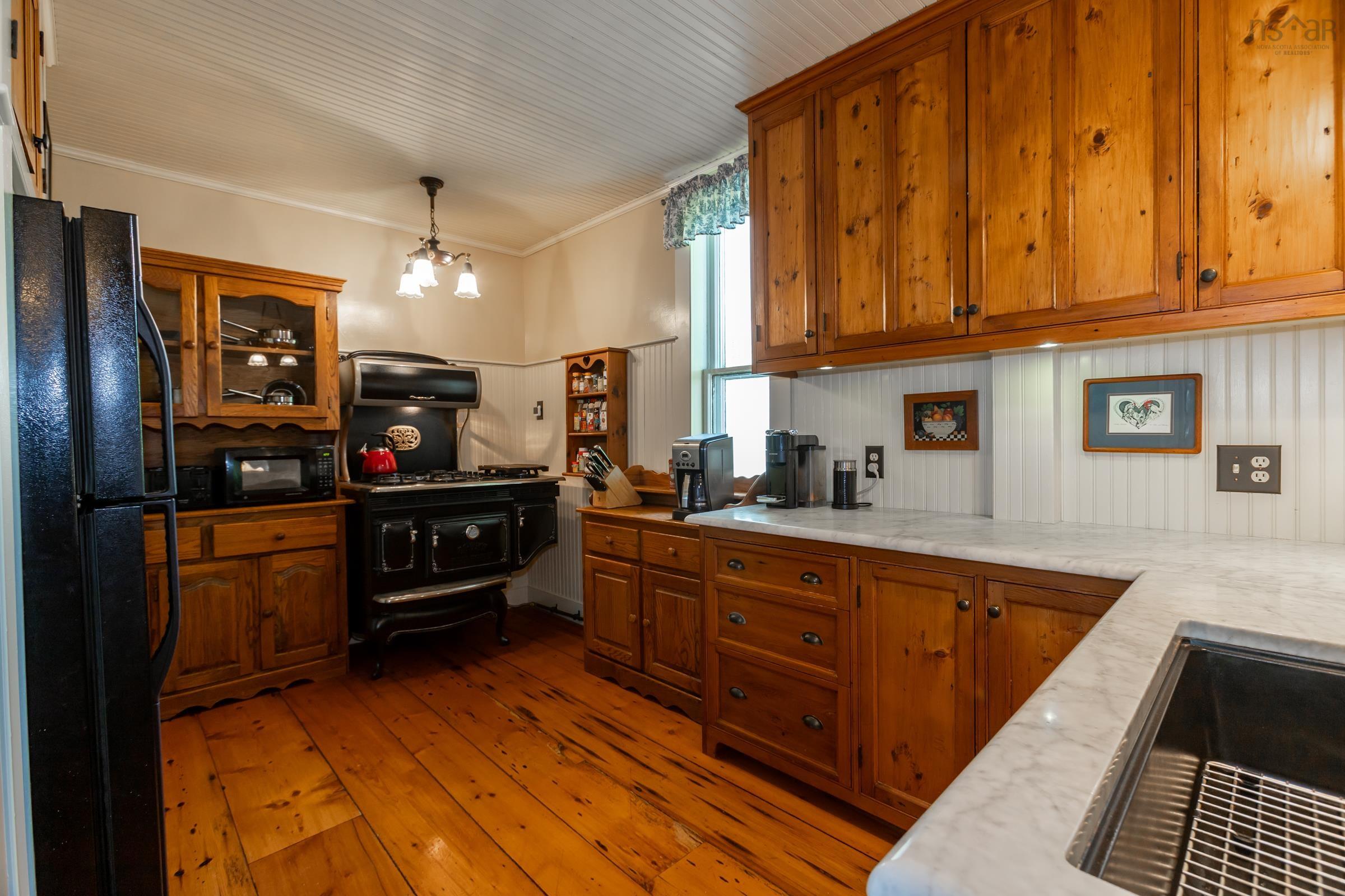 $689,000.00: 5287 Granville Road, Granville Ferry