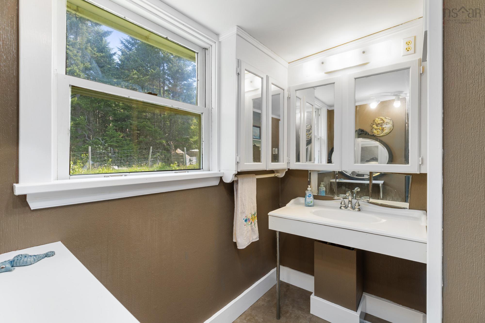 9199 St Margarets Bay Road, Queensland, NS (MLS 202513813)