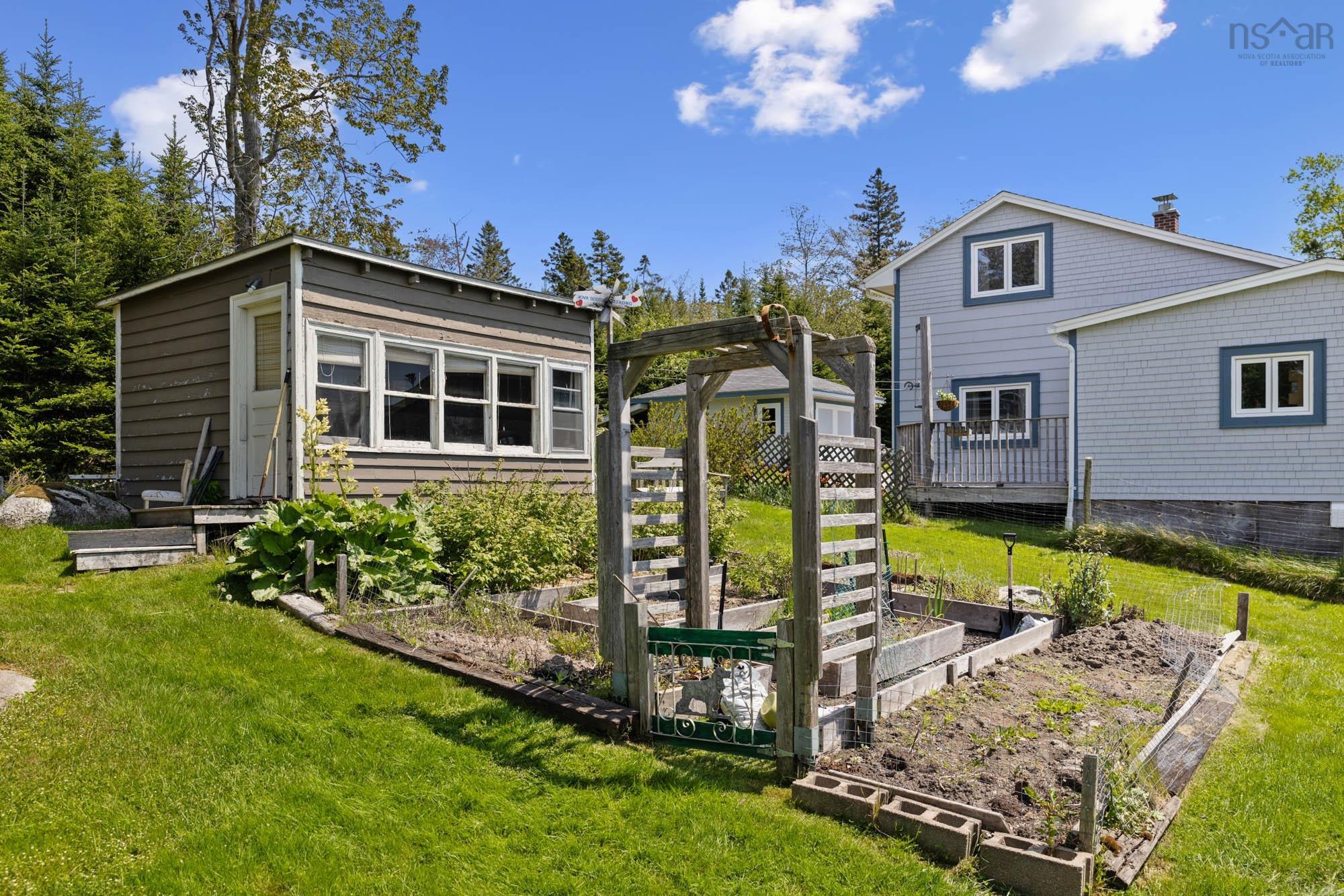 9199 St Margarets Bay Road, Queensland, NS (MLS 202513813)