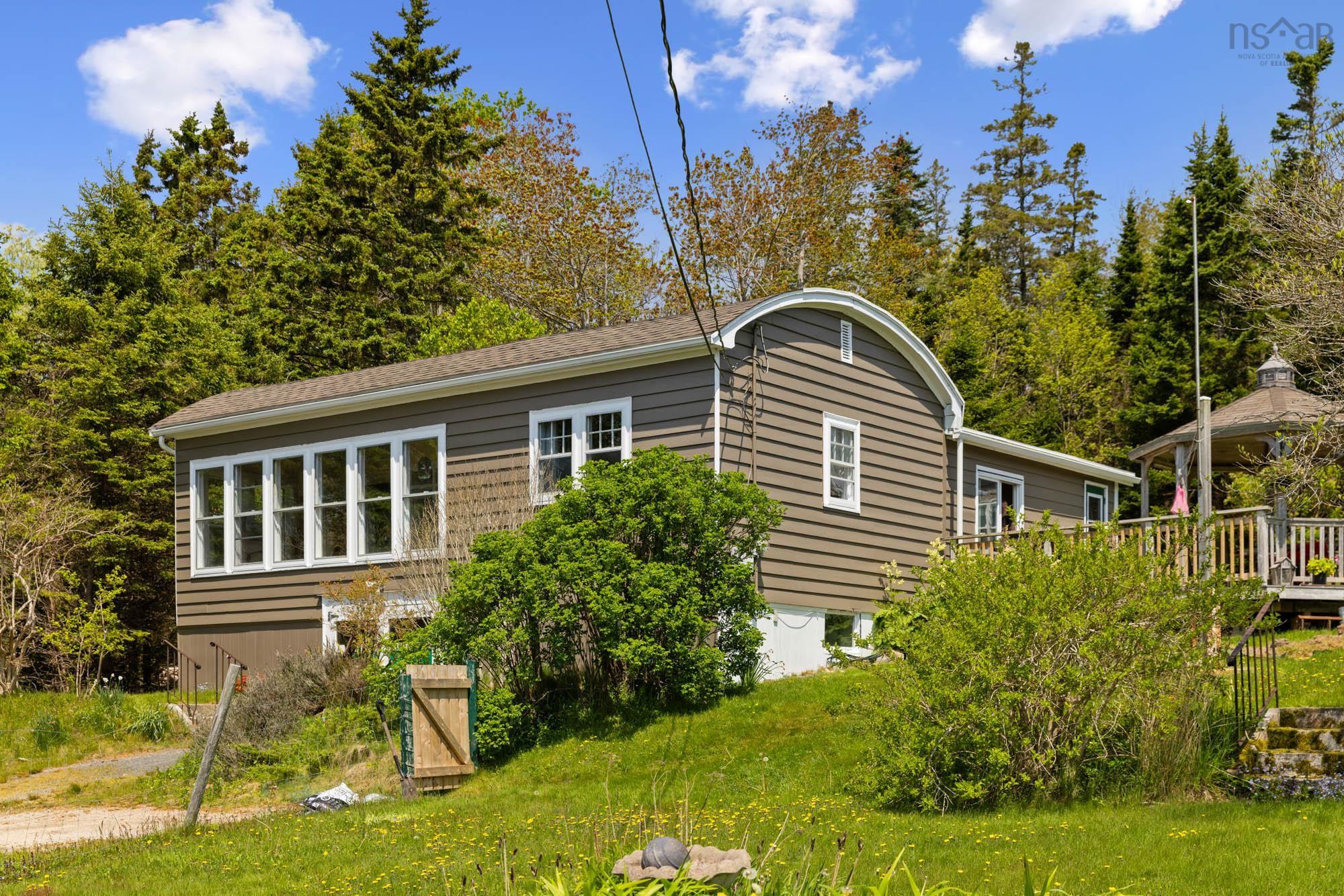 9199 St Margarets Bay Road, Queensland, NS (MLS 202513813)