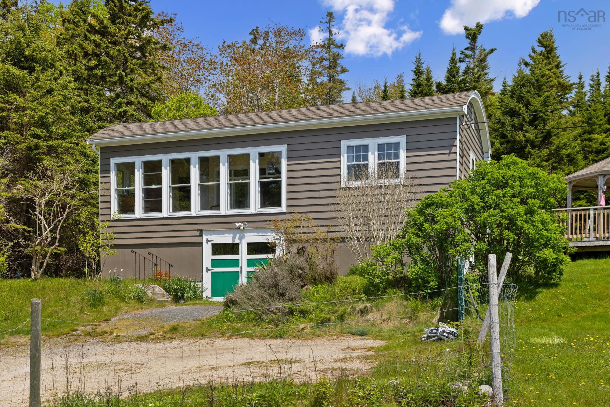 9199 St Margarets Bay Road, Queensland, NS (MLS 202513813)