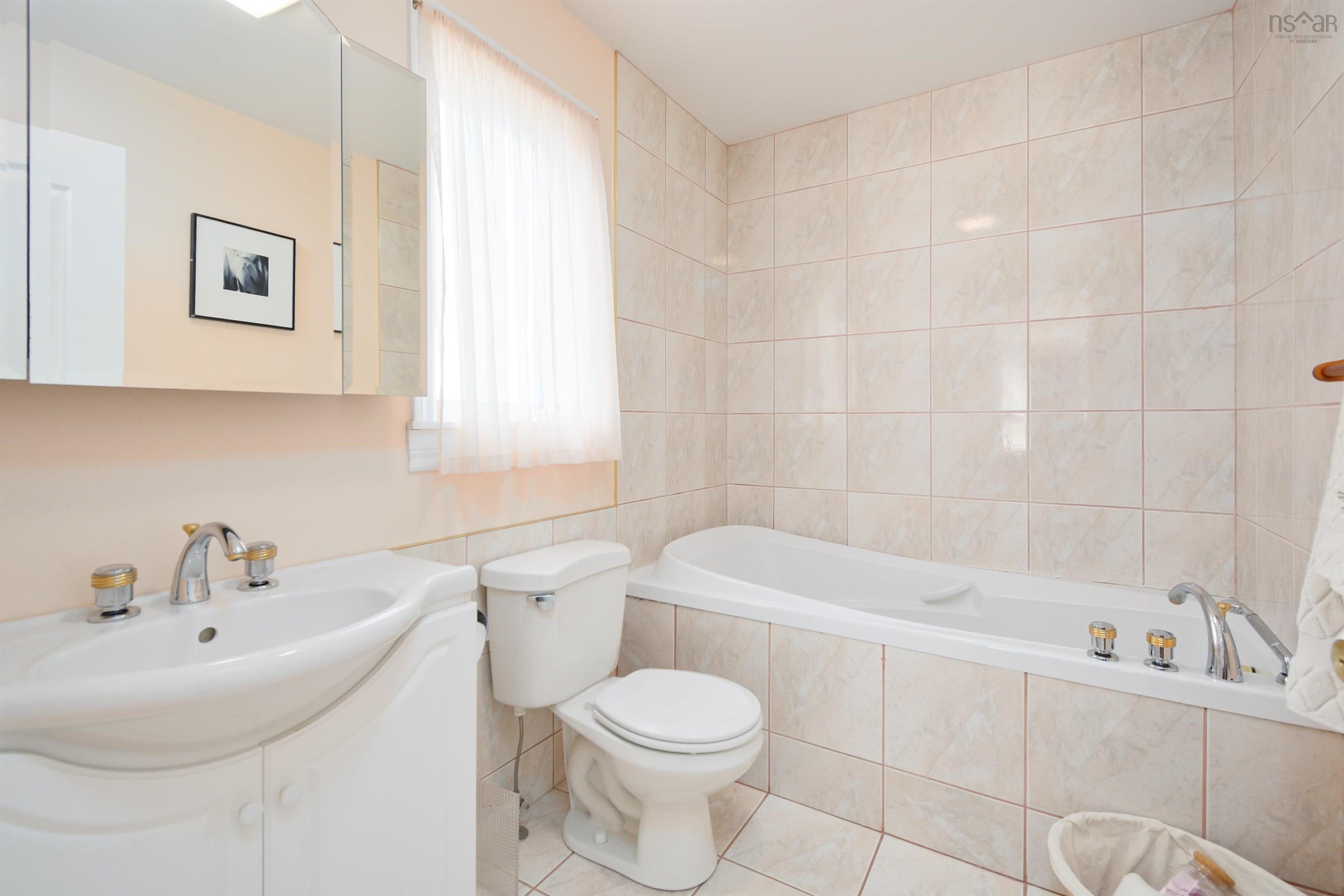 $4,175,000.00: 2641 West Bay Road, Dundee