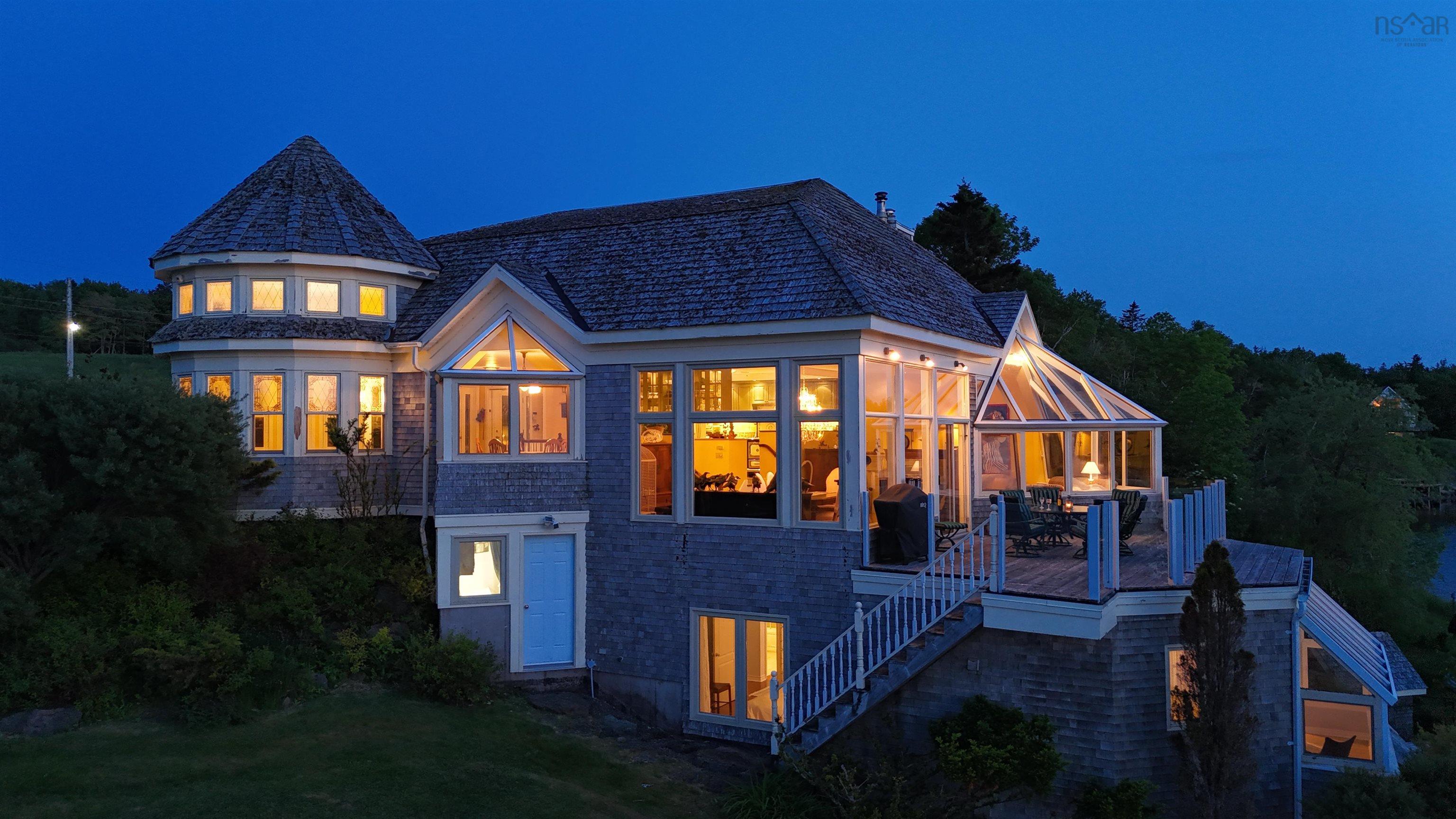 $4,175,000.00: 2641 West Bay Road, Dundee