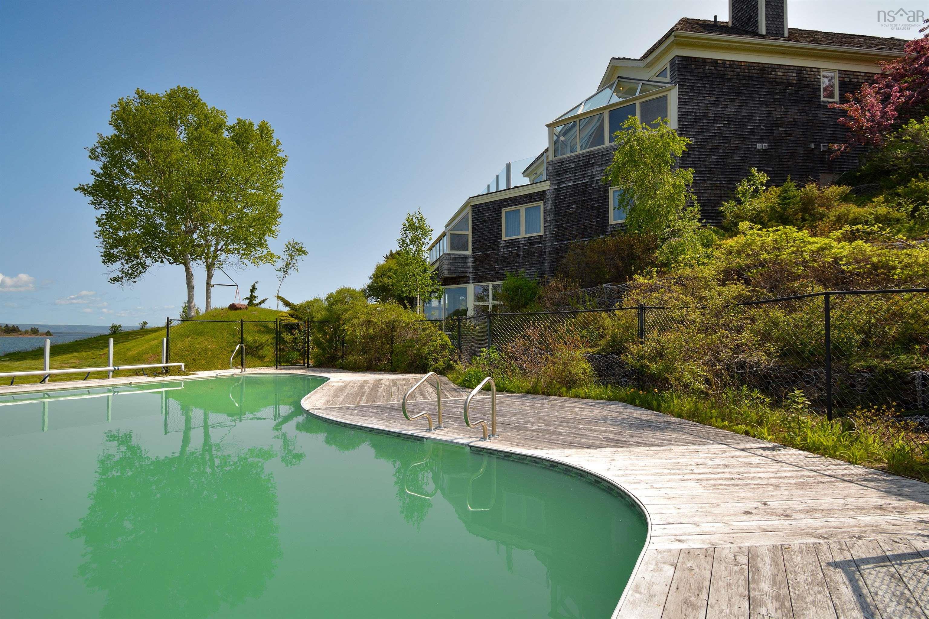 $4,175,000.00: 2641 West Bay Road, Dundee