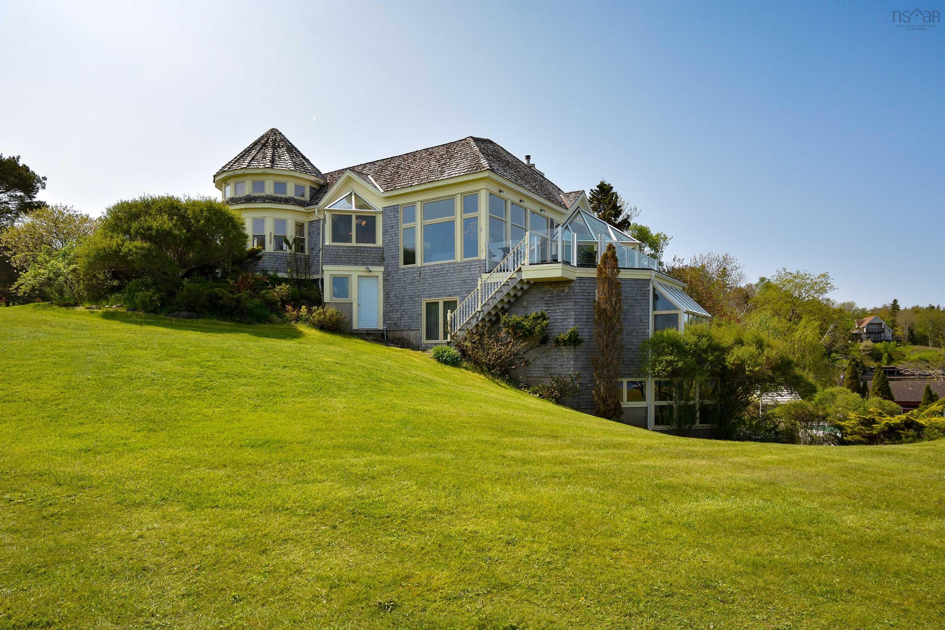 $4,175,000.00: 2641 West Bay Road, Dundee