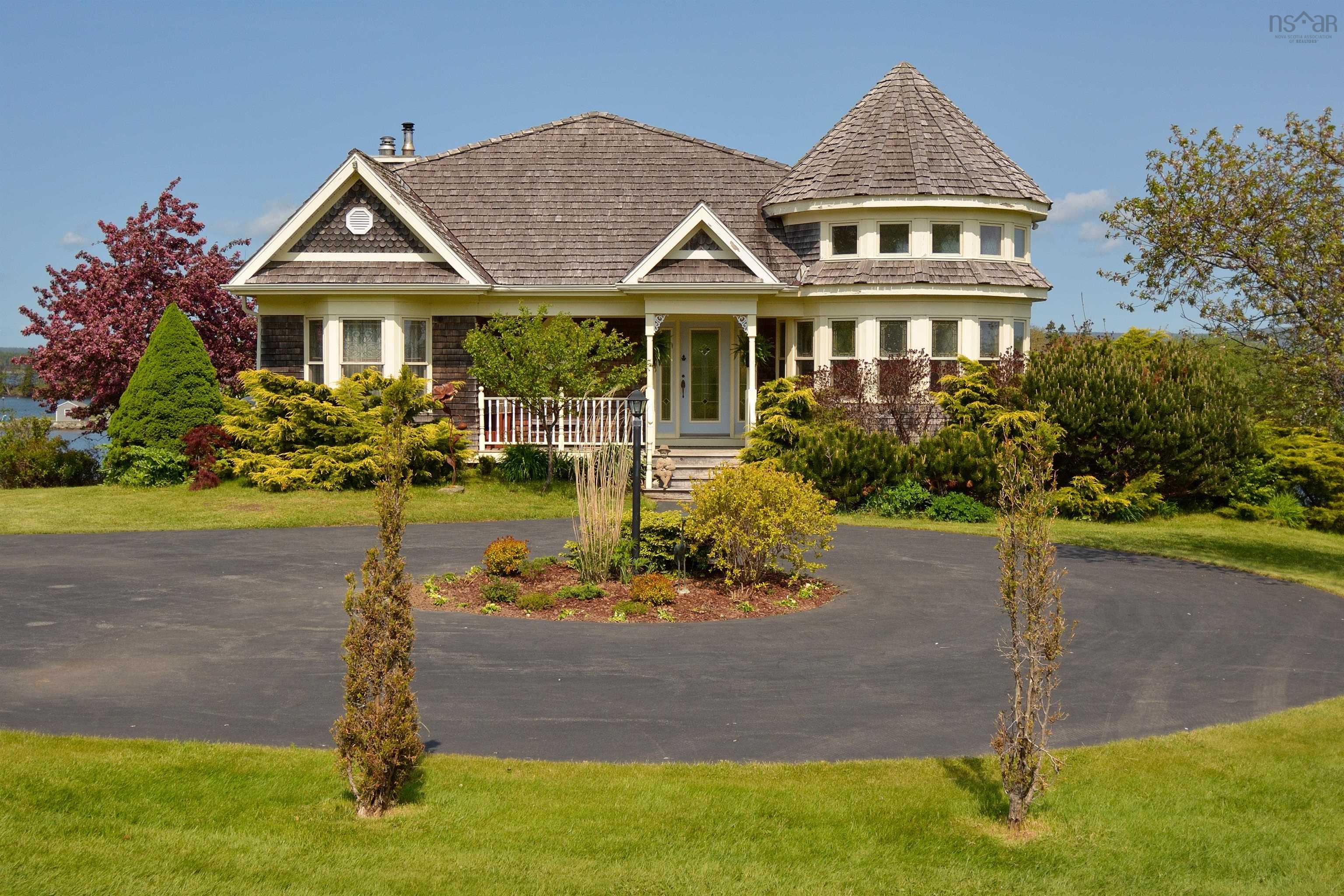 $4,175,000.00: 2641 West Bay Road, Dundee