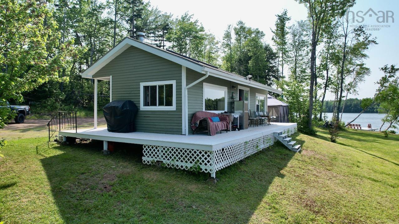$719,000.00: 10205 204 Highway, South Victoria