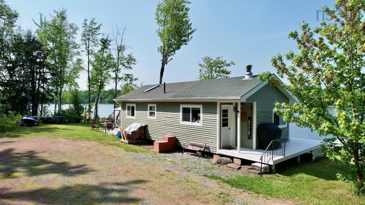 $719,000.00: 10205 204 Highway, South Victoria