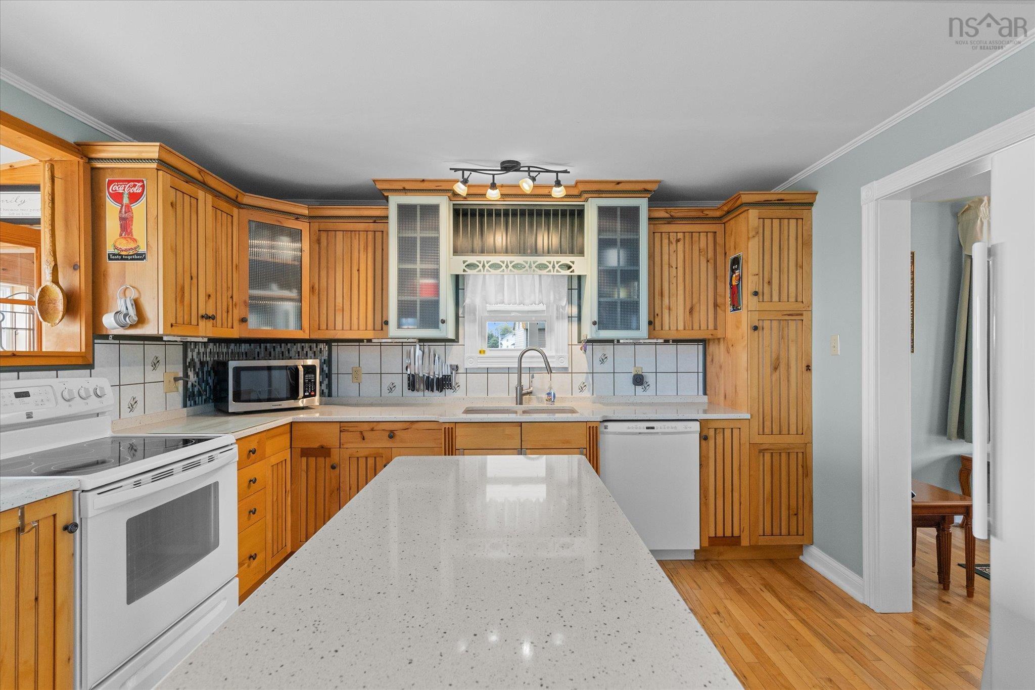 $499,500.00: 3384 Sandy Point Road, Jordan Bay