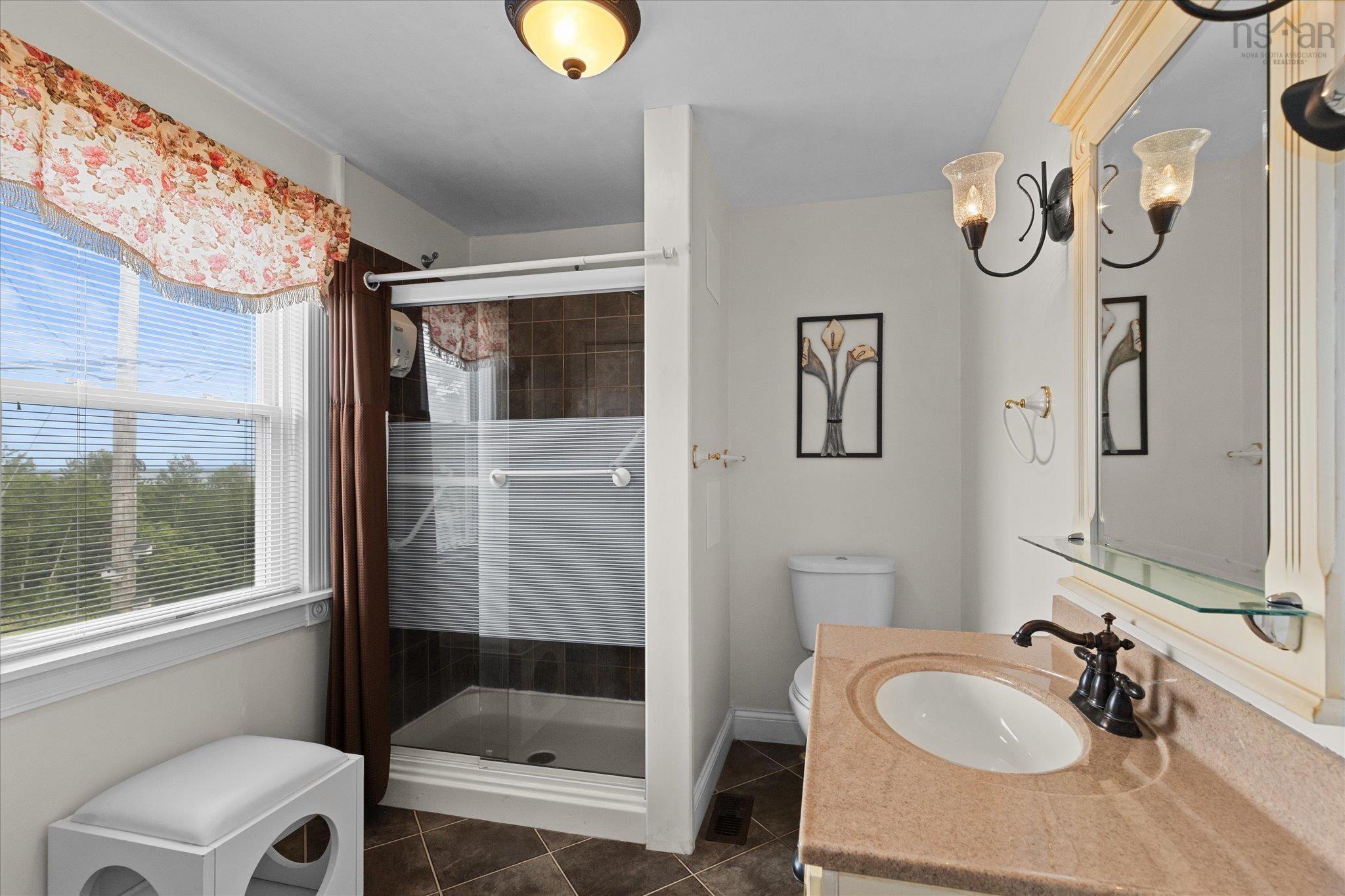 $499,500.00: 3384 Sandy Point Road, Jordan Bay